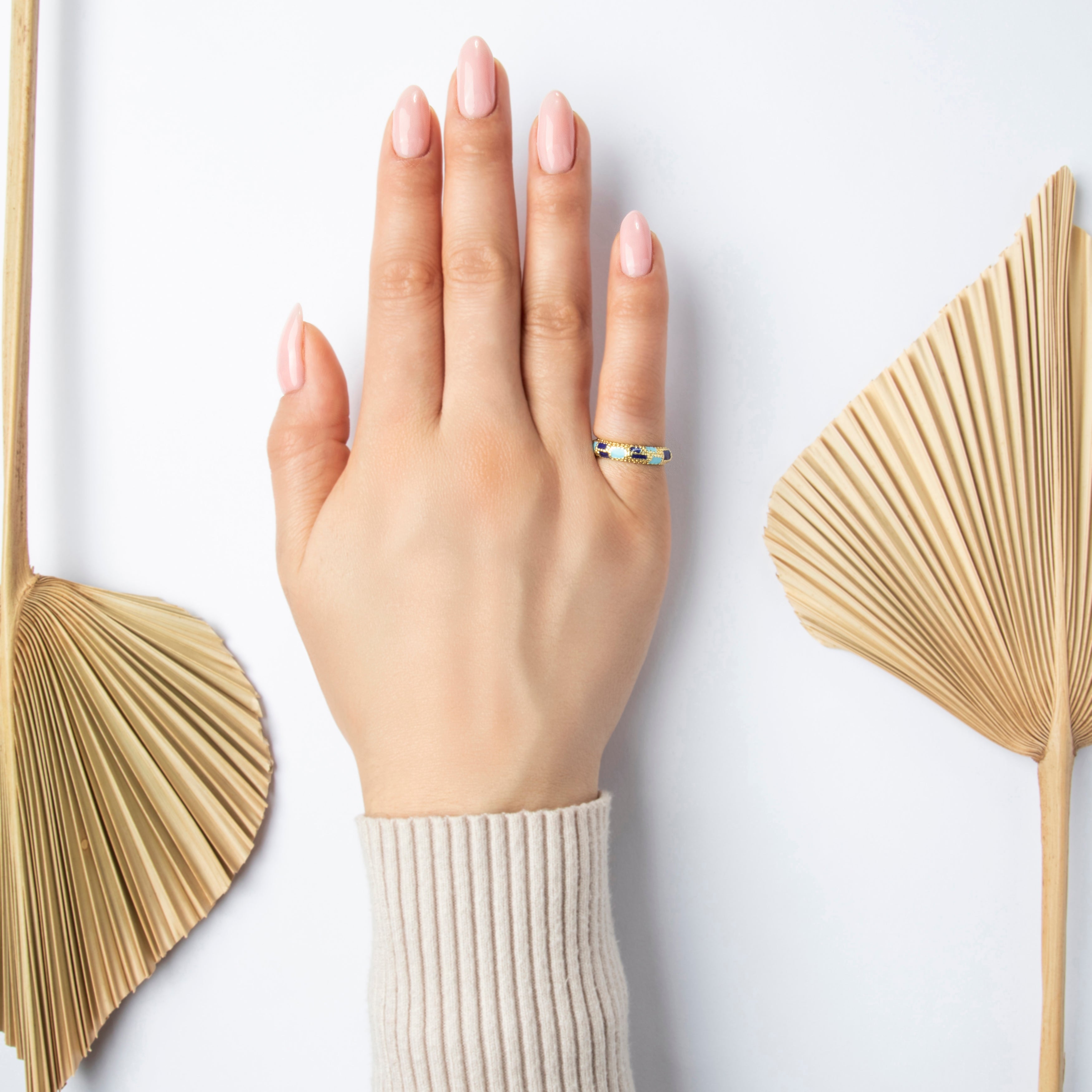 Vintage 18k Yellow Gold Two-Tone Blue Enamel Geometric Band Ring - On model view