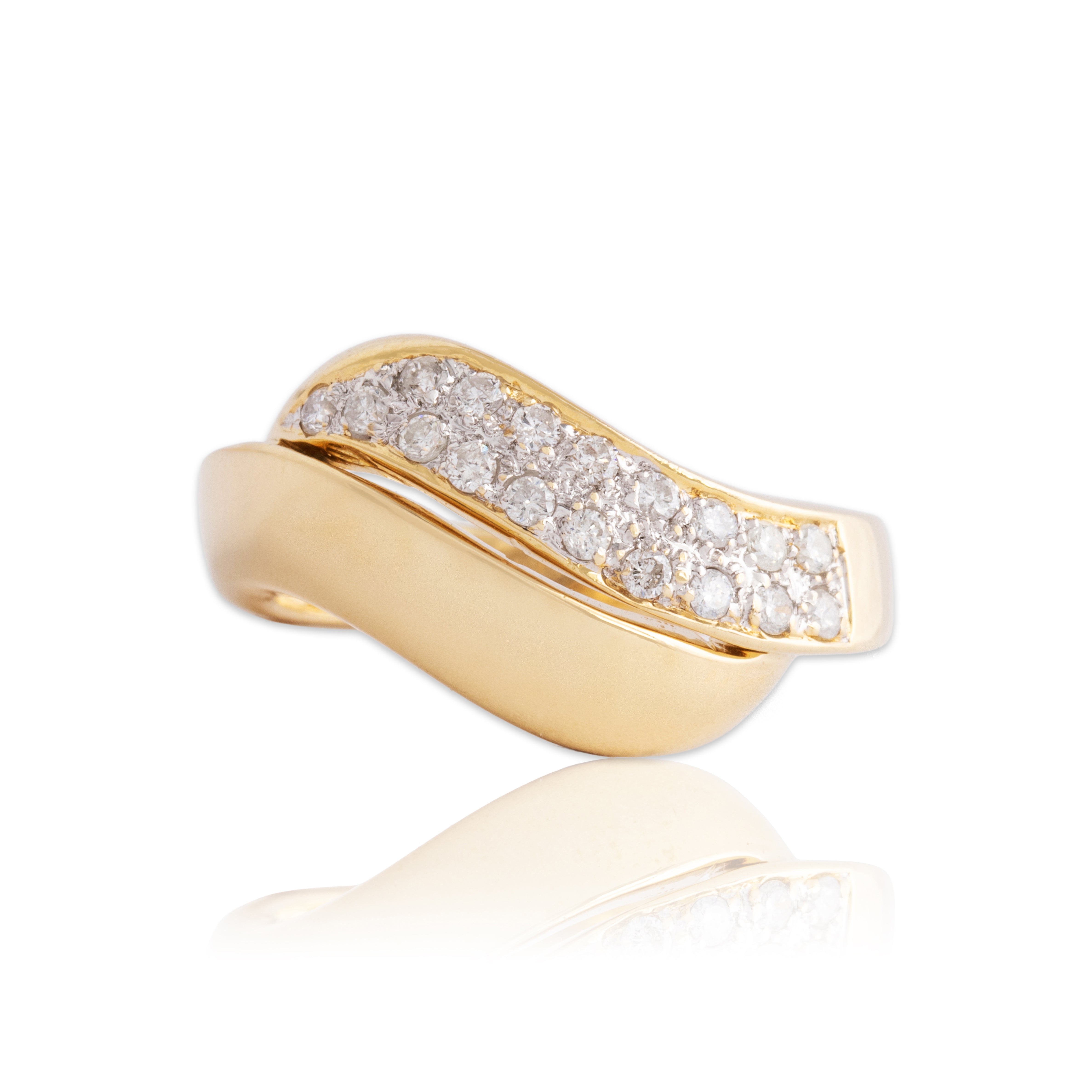 Vintage 14k Yellow Gold .324cttw Diamond Glittering Wave Ring - Close-up view