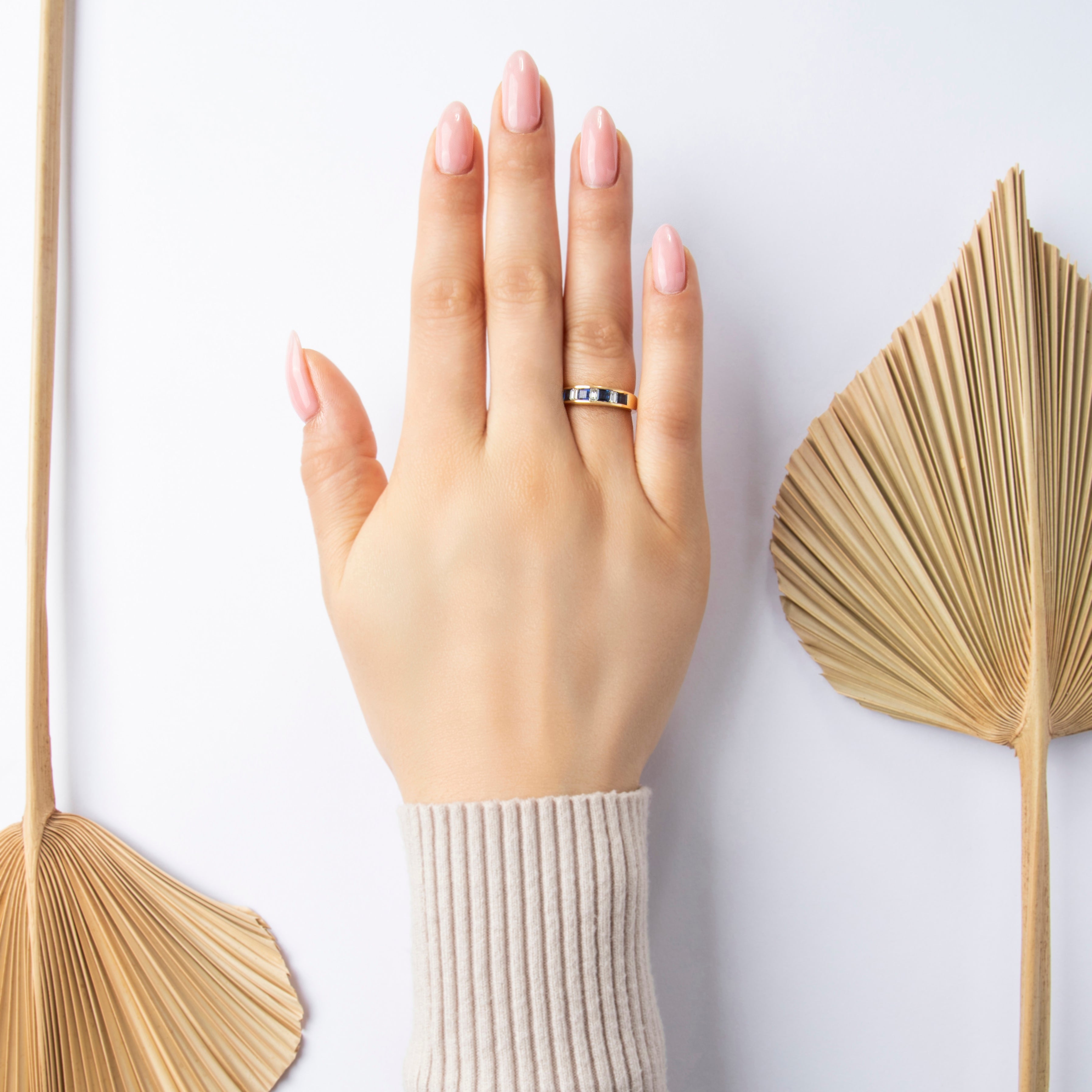 Vintage 18K Yellow Gold .6cttw Blue Sapphire Geometric Band Ring - On model view