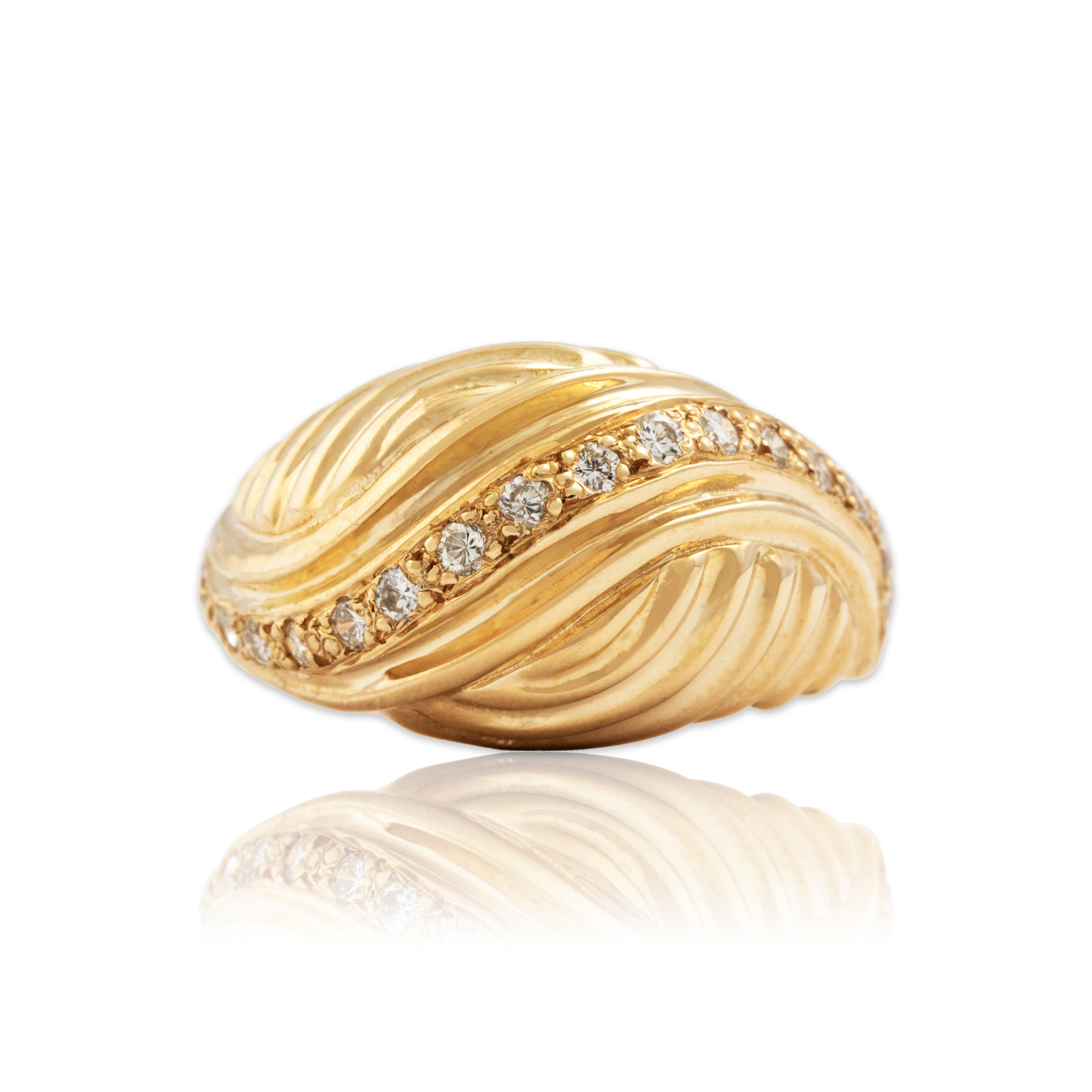 Vintage 14K Yellow Gold .15cttw Diamond Bold Swirl Ring - Close-up view
