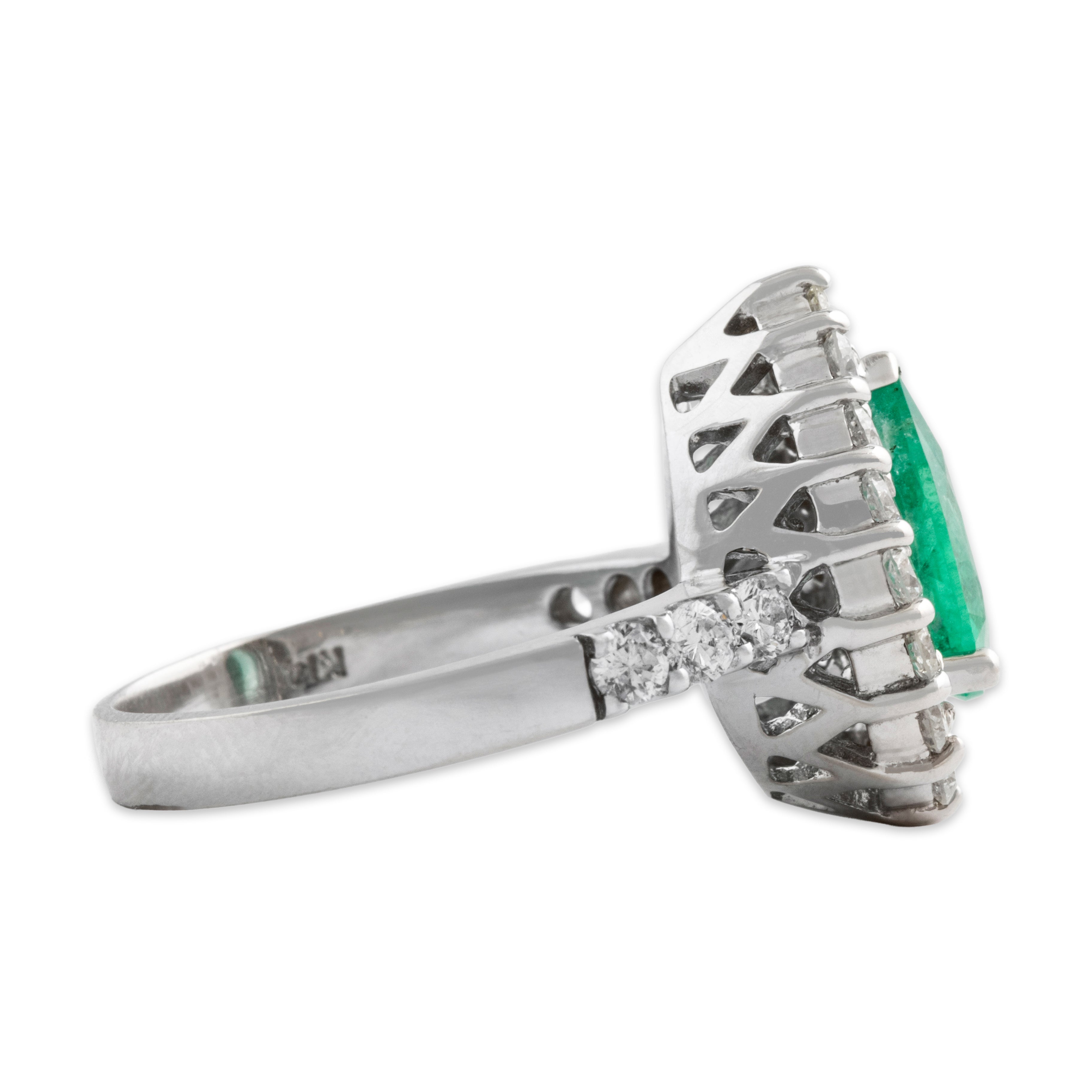 Vintage 14K White Gold 1.27ct Emerald Pear Halo Ring - Side view