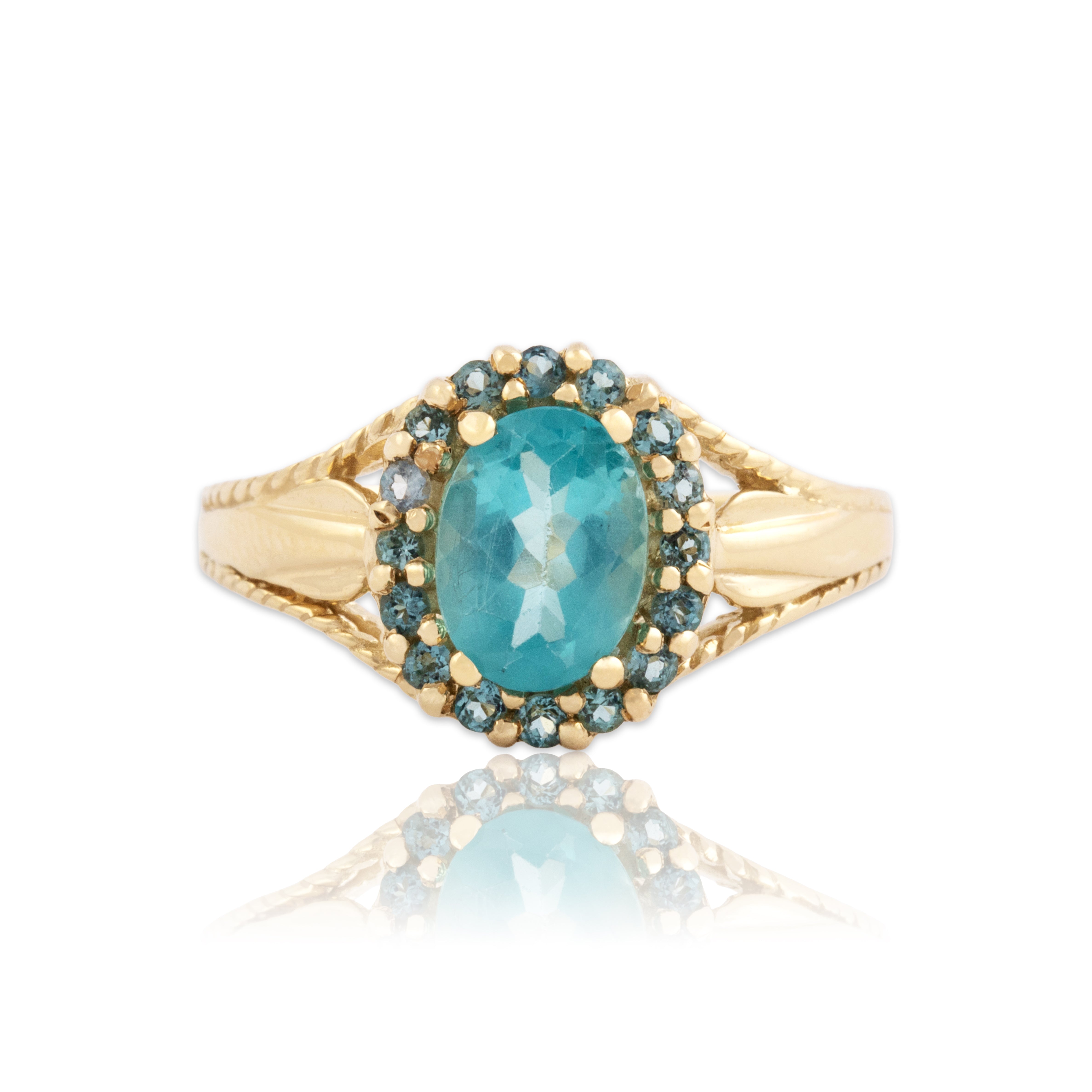 Vintage 14k Yellow Gold 1.13ct Blue Apatite Aquamarine Rope Shoulder Oval Halo Ring - Close-up view