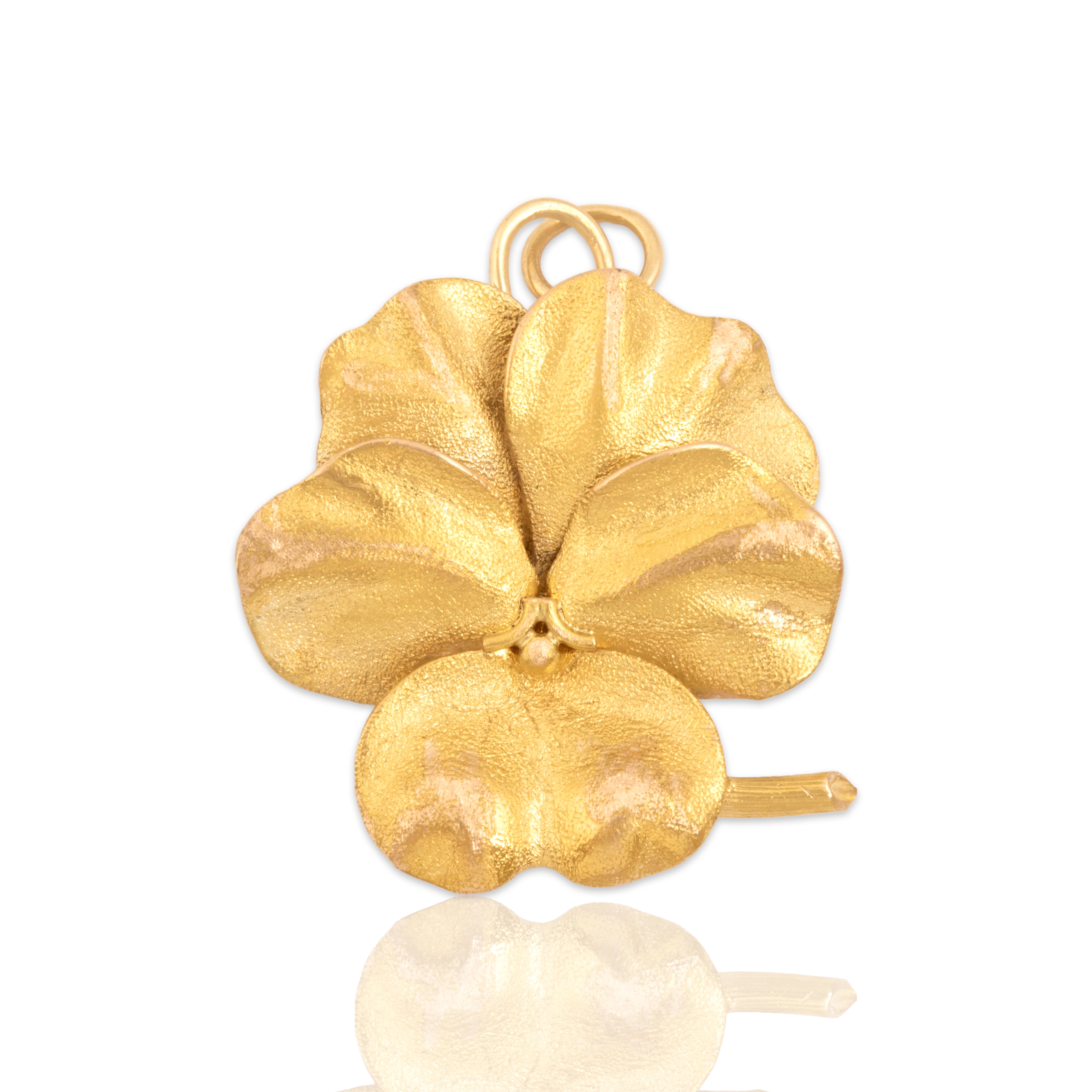 Antique 18k Yellow Gold Beautiful Textured Pansy Bloom Charm / Pendant - Close-up view
