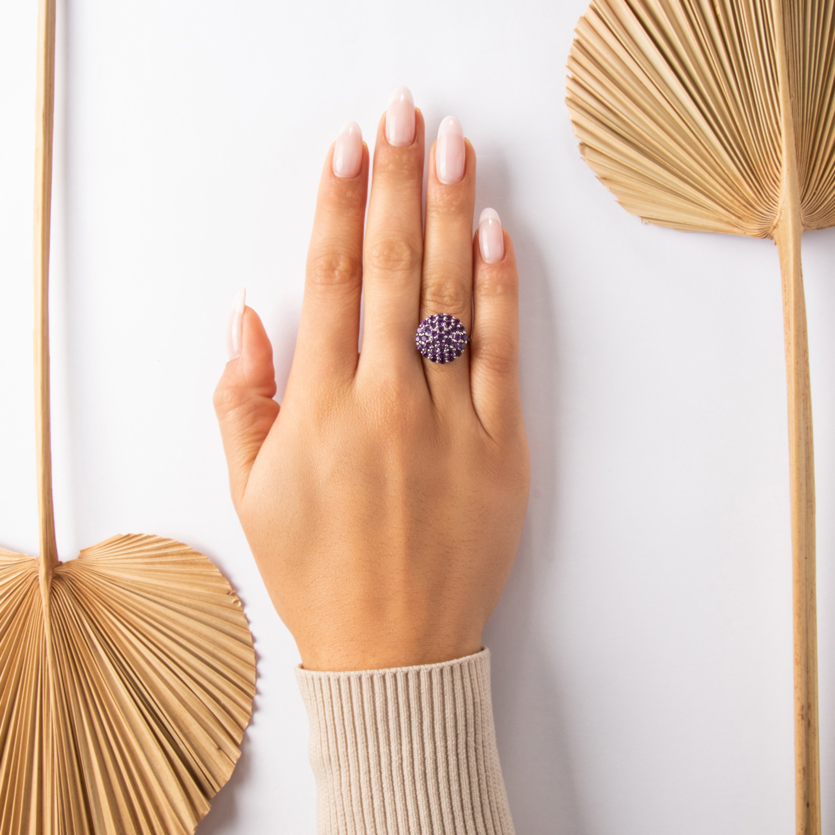 Vintage 14k White Gold 1.28cttw Amethyst Vibrant Purple Bombé Cocktail Ring - On model view