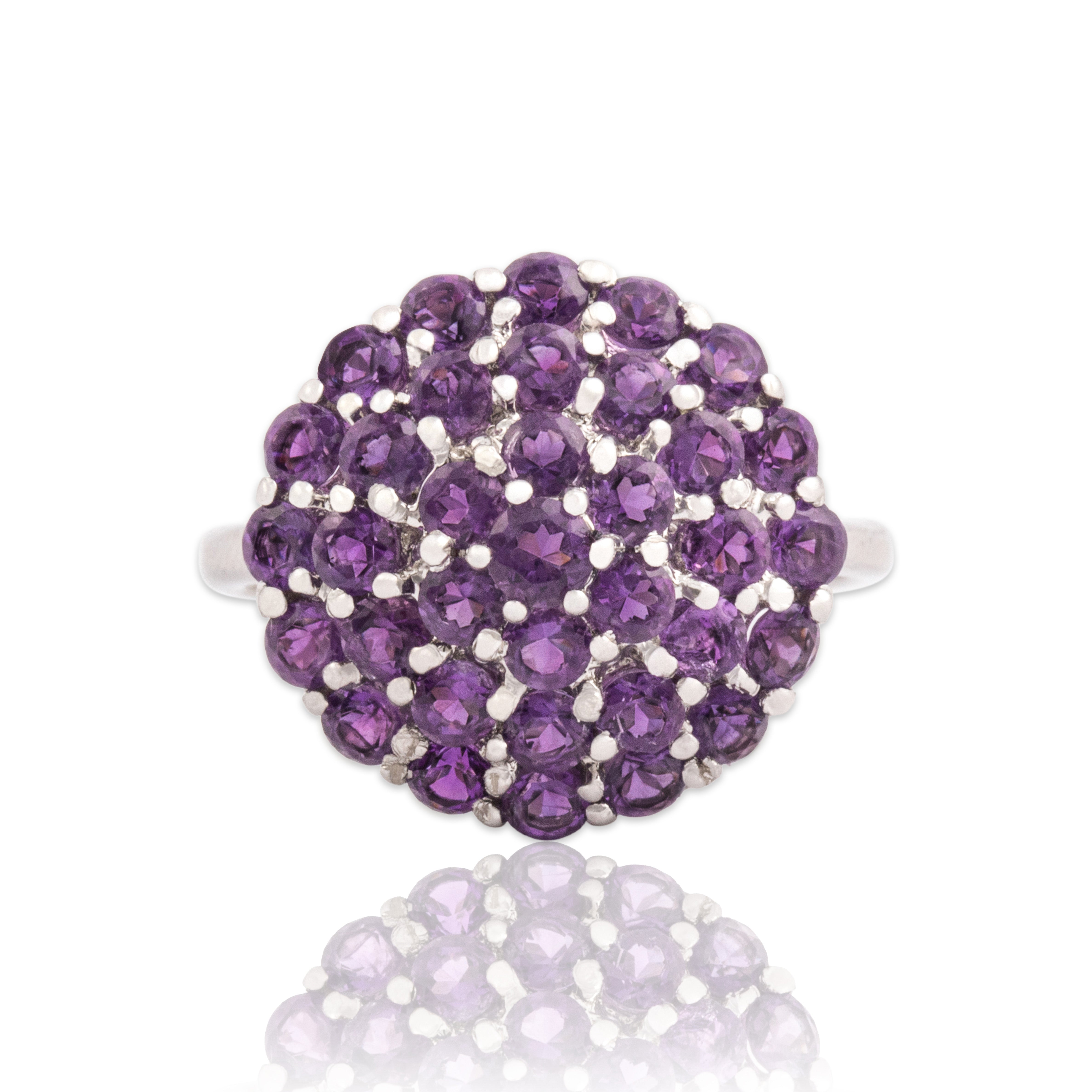 Vintage 14k White Gold 1.28cttw Amethyst Vibrant Purple Bombé Cocktail Ring - Close-up view