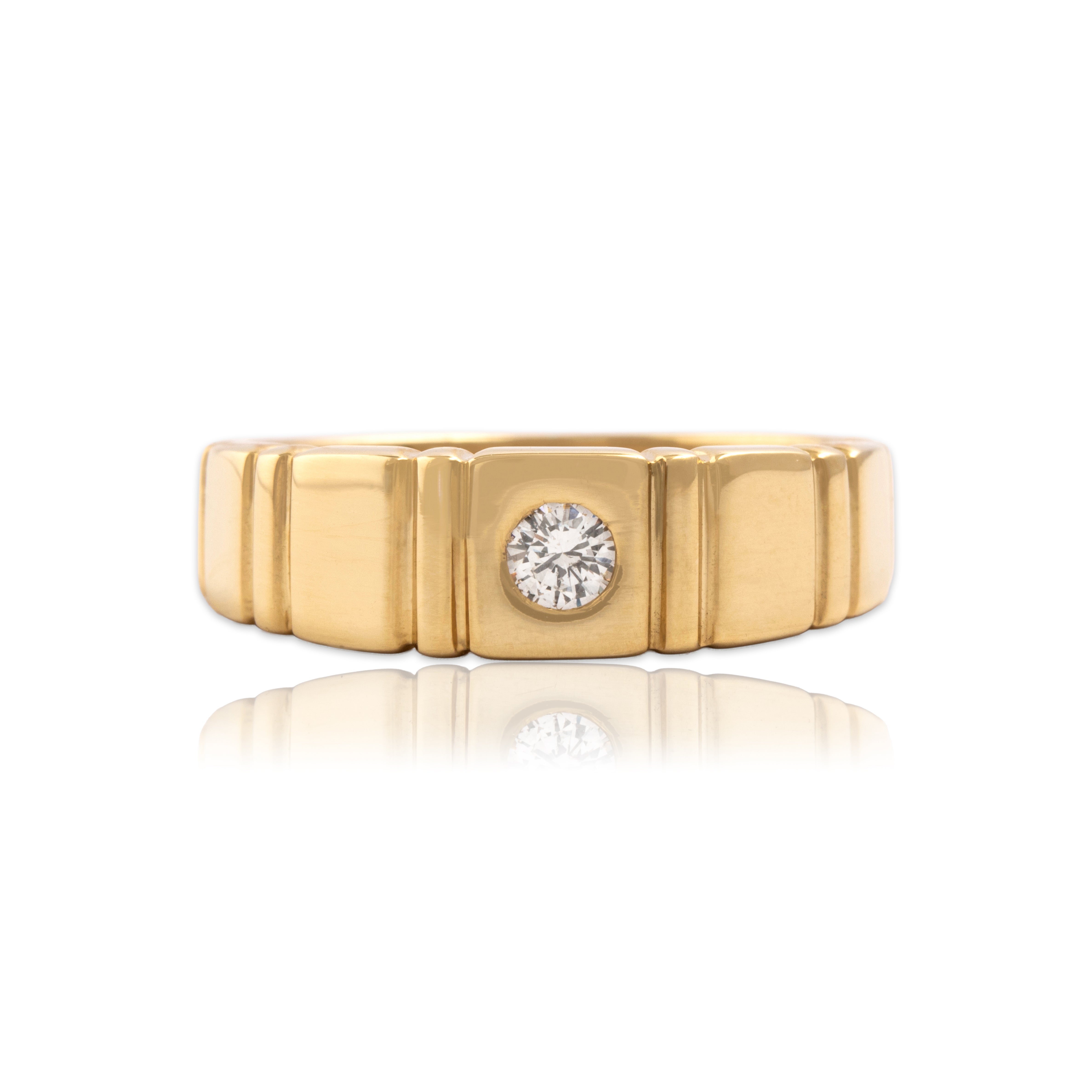 Vintage 14k Yellow Gold Diamond Flush Set Ribbed Band Ring - Close-up view