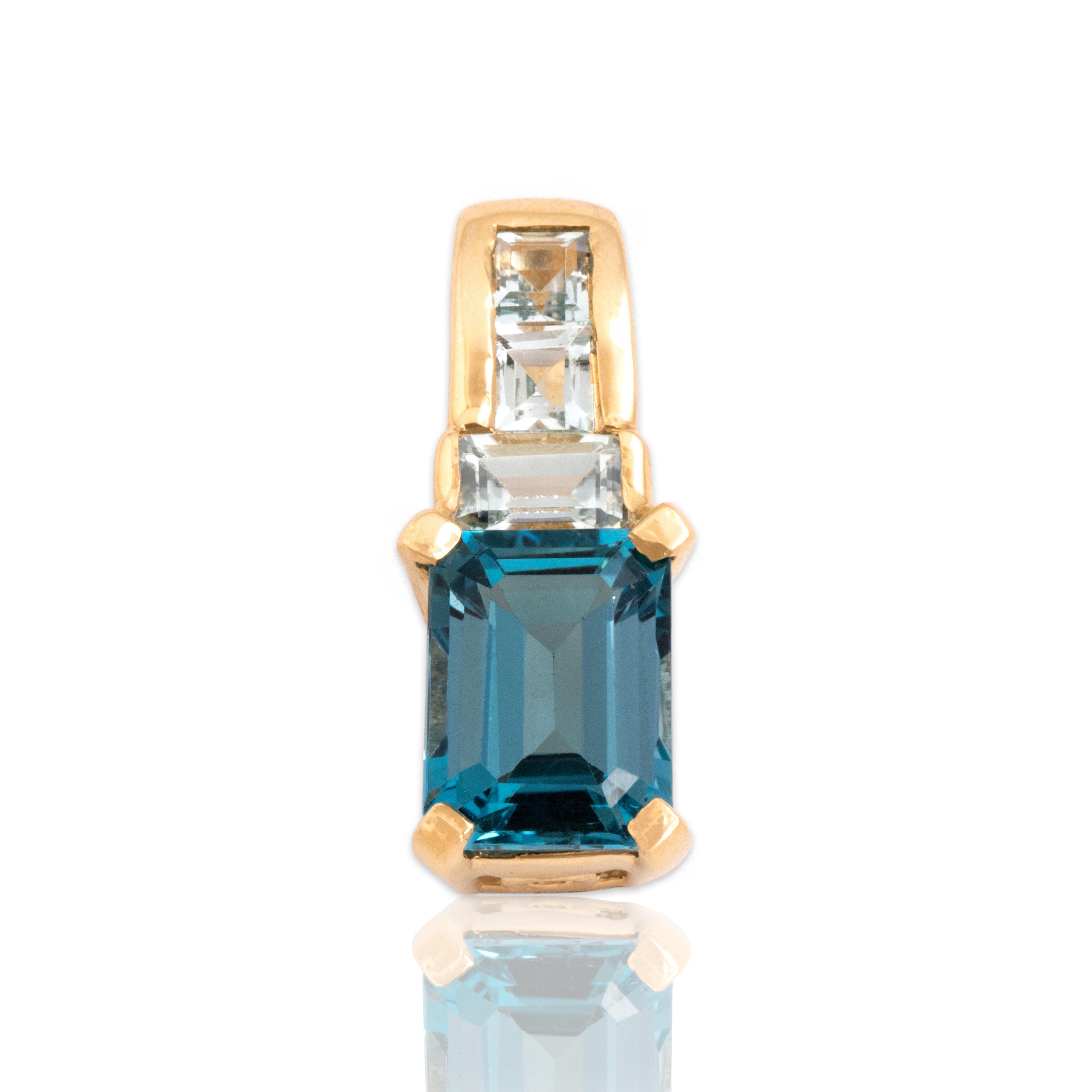 Vintage 14k Yellow Gold 3.2cttw Light Blue Topaz Elegant Rectangular Swirled Stack Pendant - Close-up view