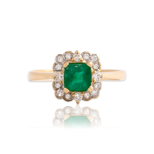 Vintage 14k Yellow Gold .54ct Emerald Diamond Sparkling Scallop Border Ring 6.75