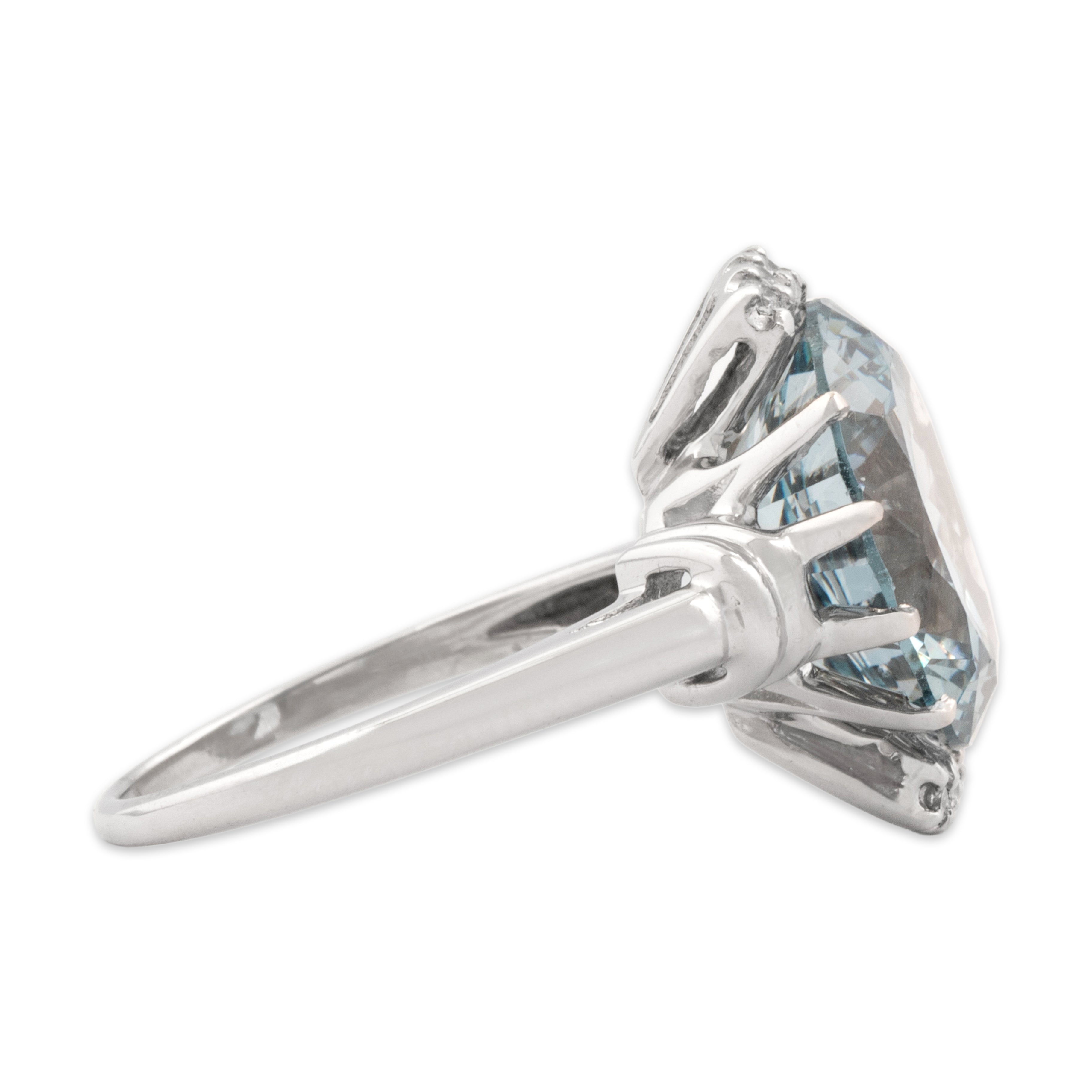 Vintage 10k White Gold 11.62ct Light Blue Synthetic Spinel Natural Diamond Brilliant Glamorous Cocktail Ring - Side view