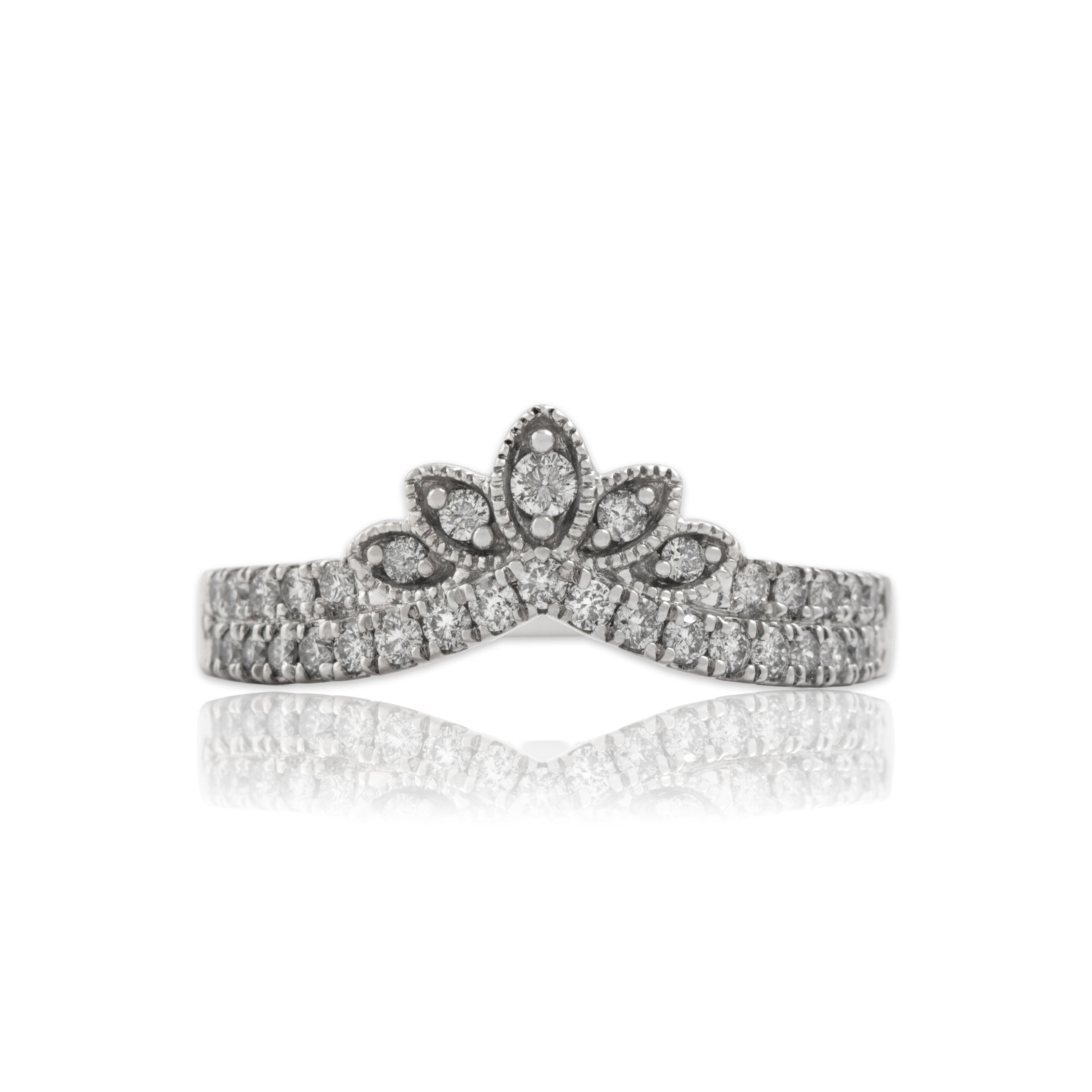 Estate 14k White Gold Diamond Dazzling Princess Tiara Band Ring - Close-up view