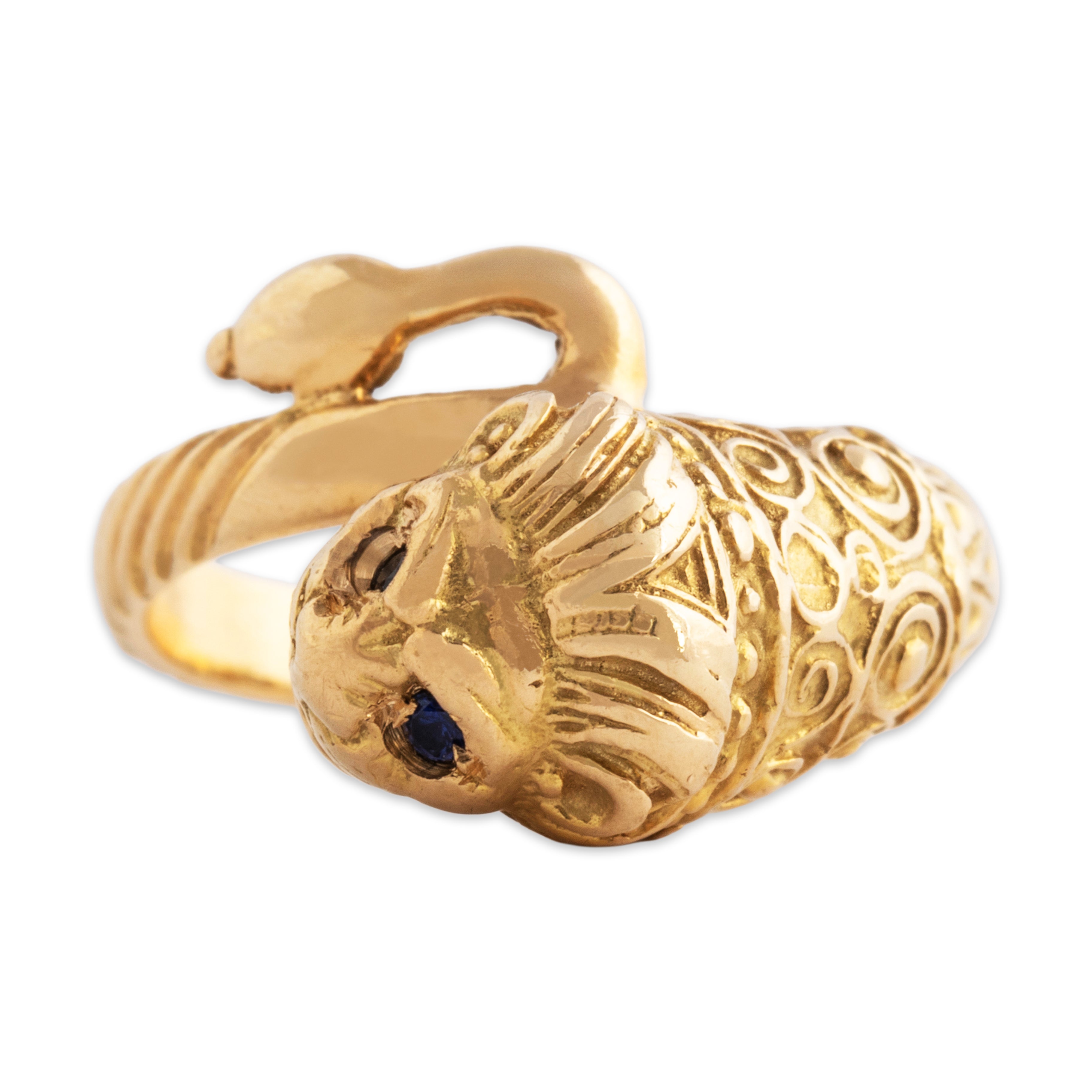 Vintage 18k Yellow Gold Blue Sapphire Cabled Tail Lion Ring - Overall view