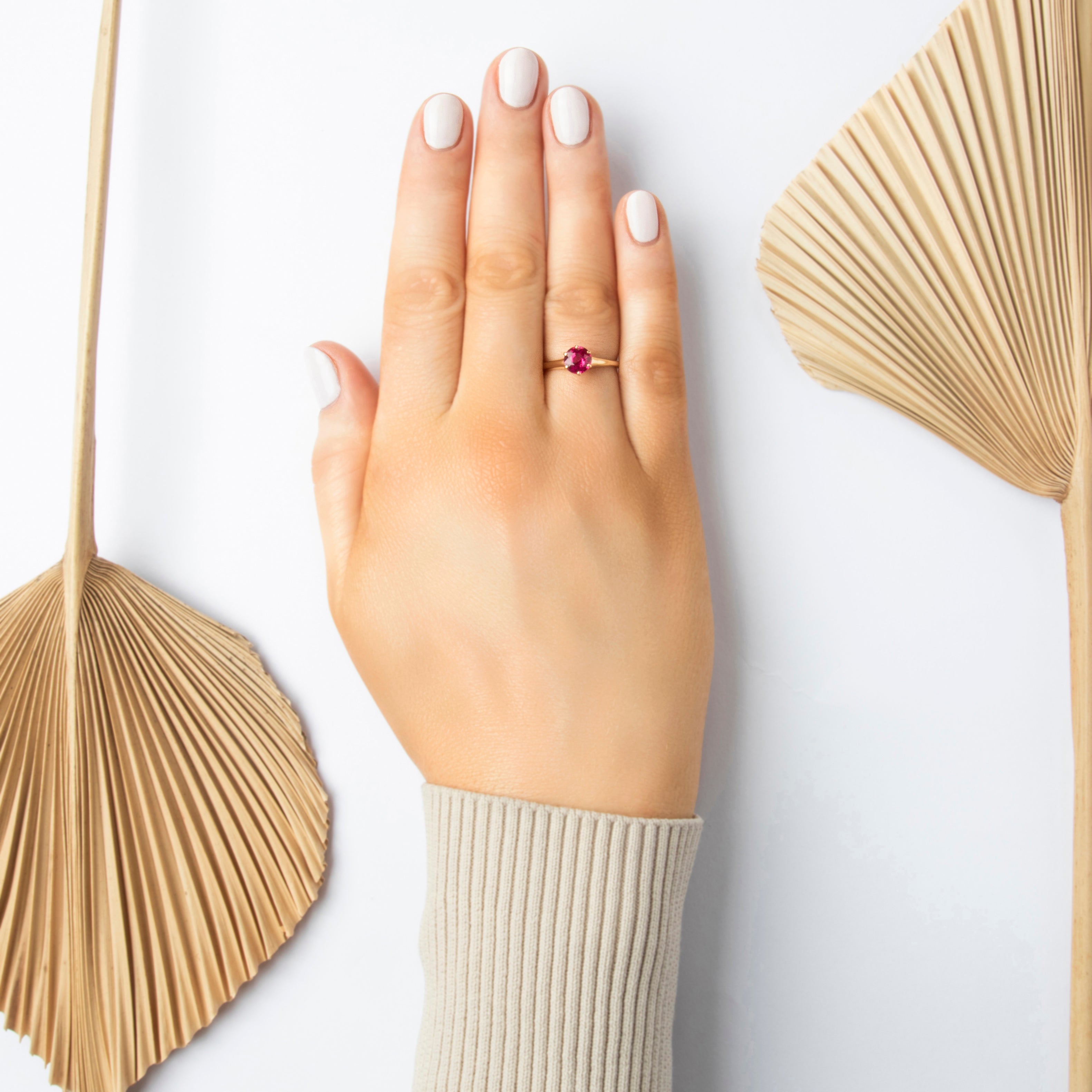 Vintage 14k Yellow Gold 1.12ct Synthetic Ruby Bright Vibrant Solitaire Ring - On model view