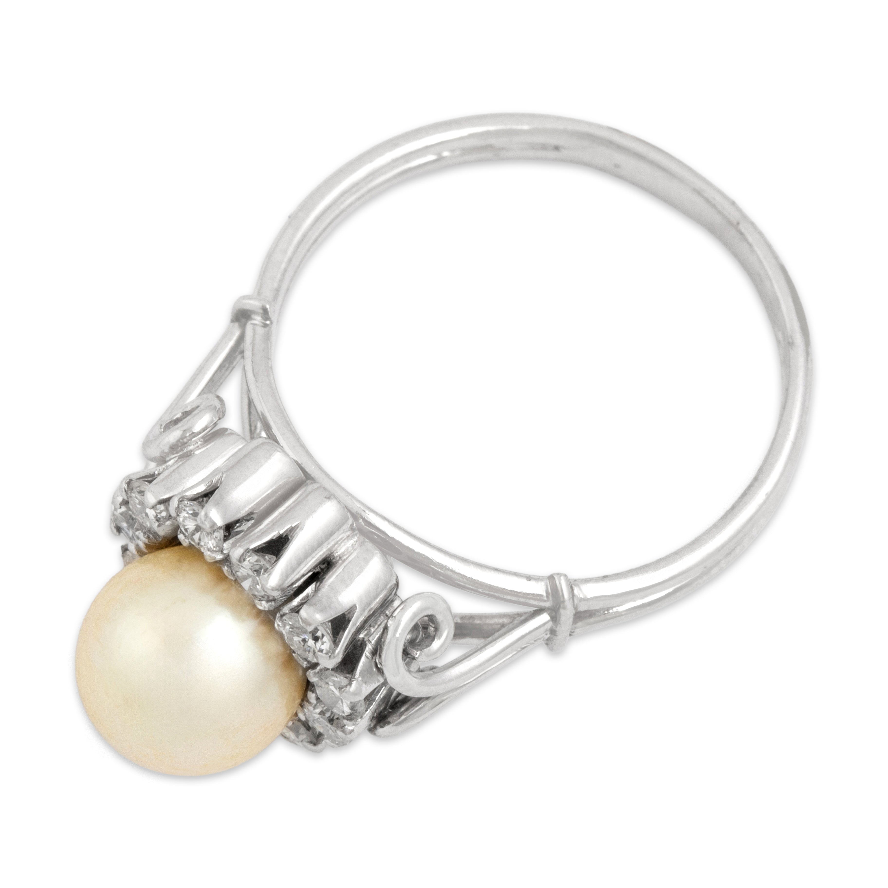 Vintage 18k White Gold Pearl Diamond Dazzling Round Halo Ring - Overall view