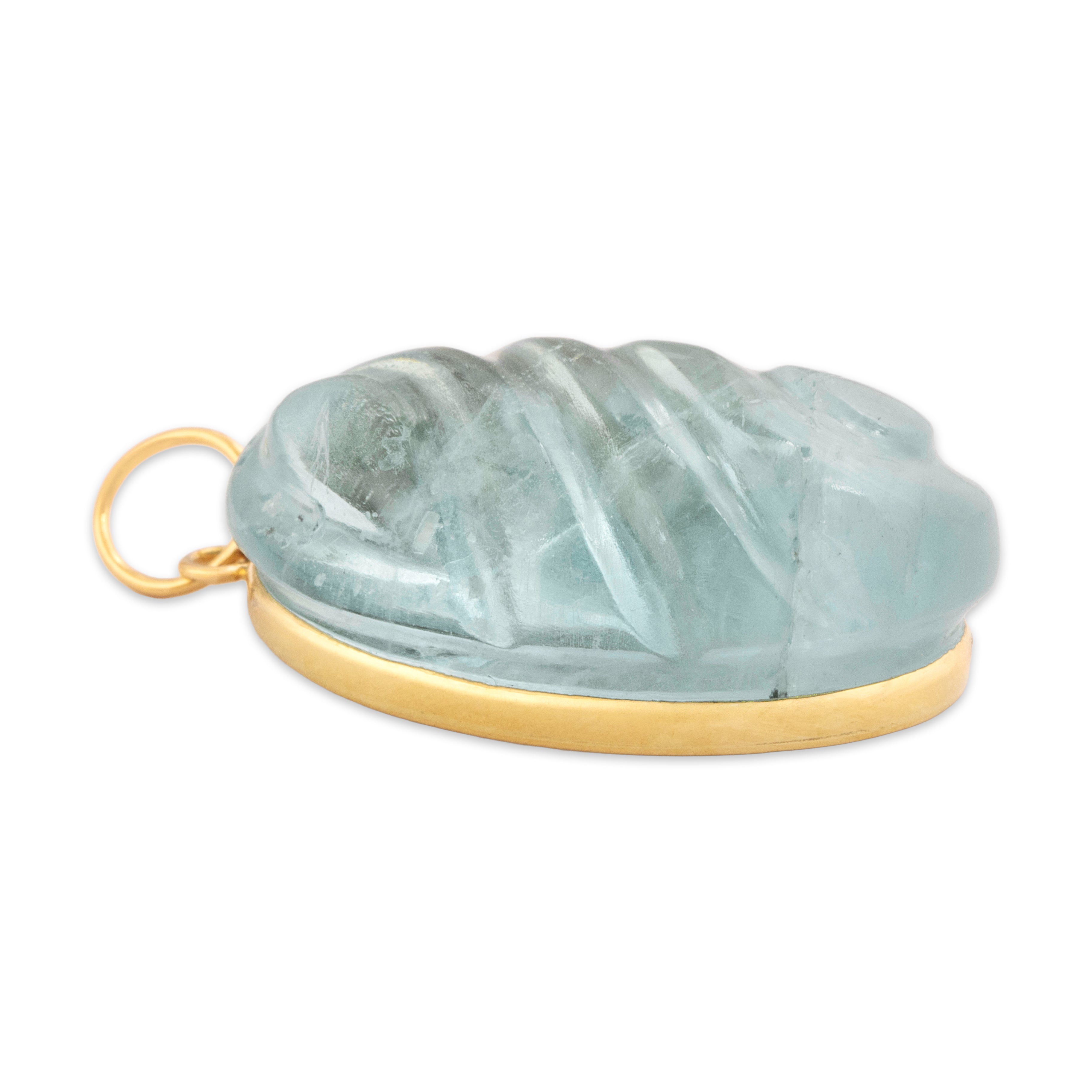 Vintage 18k Yellow Gold 38.41ct Aquamarine Fabulous Oversized Carved Loaf Pendant