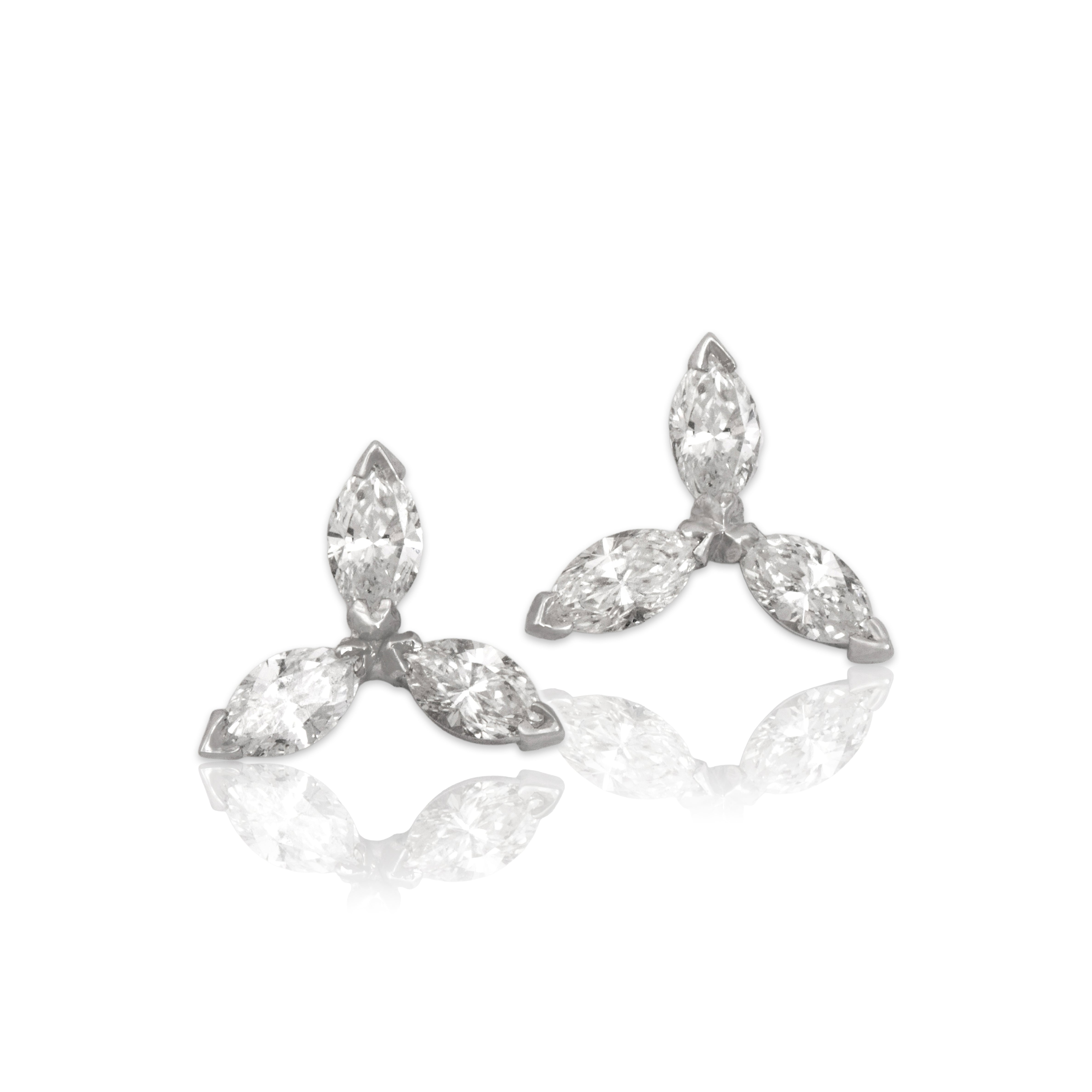 Vintage 14k White Gold 1.05cttw Diamond Brilliant Sparkling Trefoil Stud Earrings - Close-up view