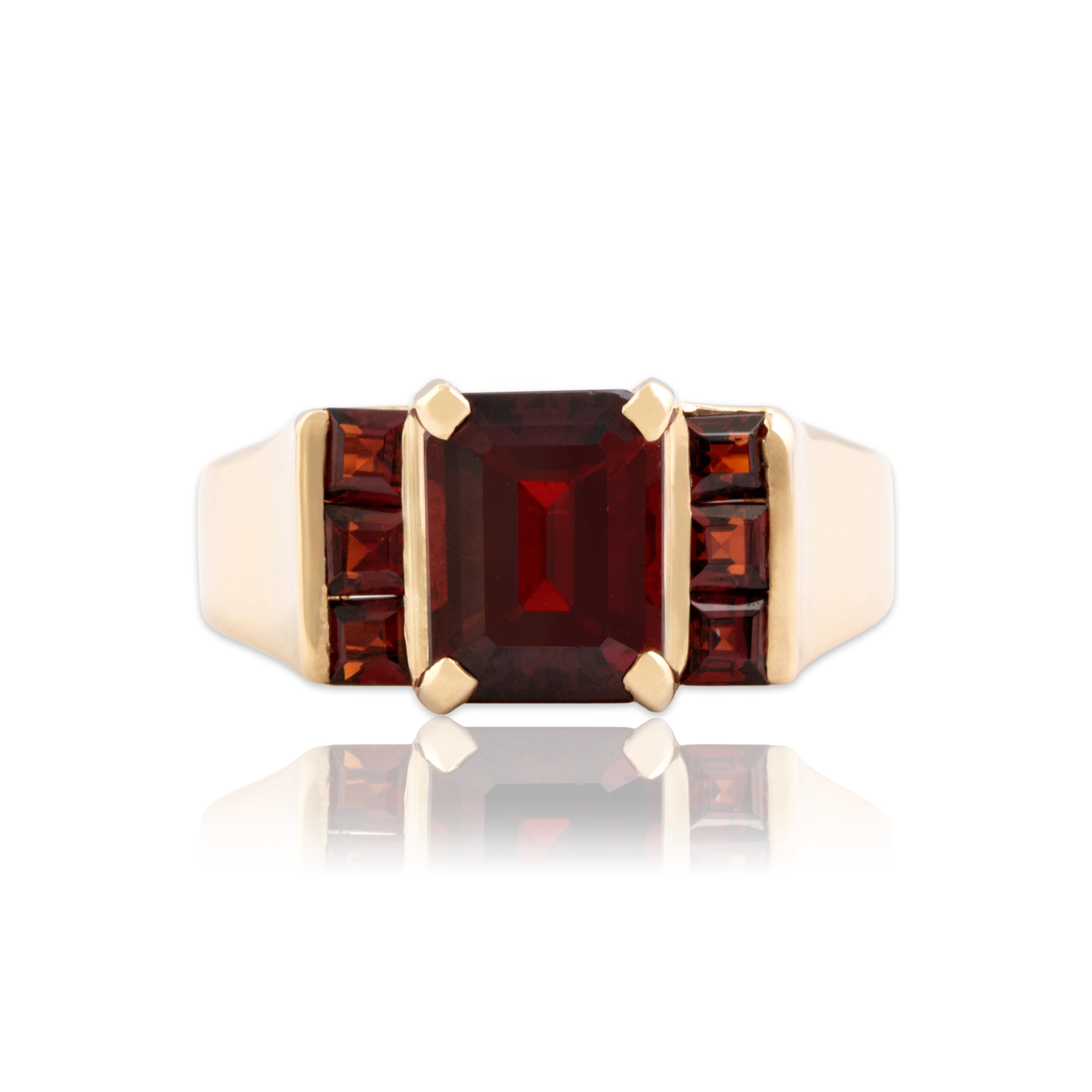 Vintage 10k Yellow Gold 3.17cttw Garnet Crimson Channel Shoulder Ring 8.00