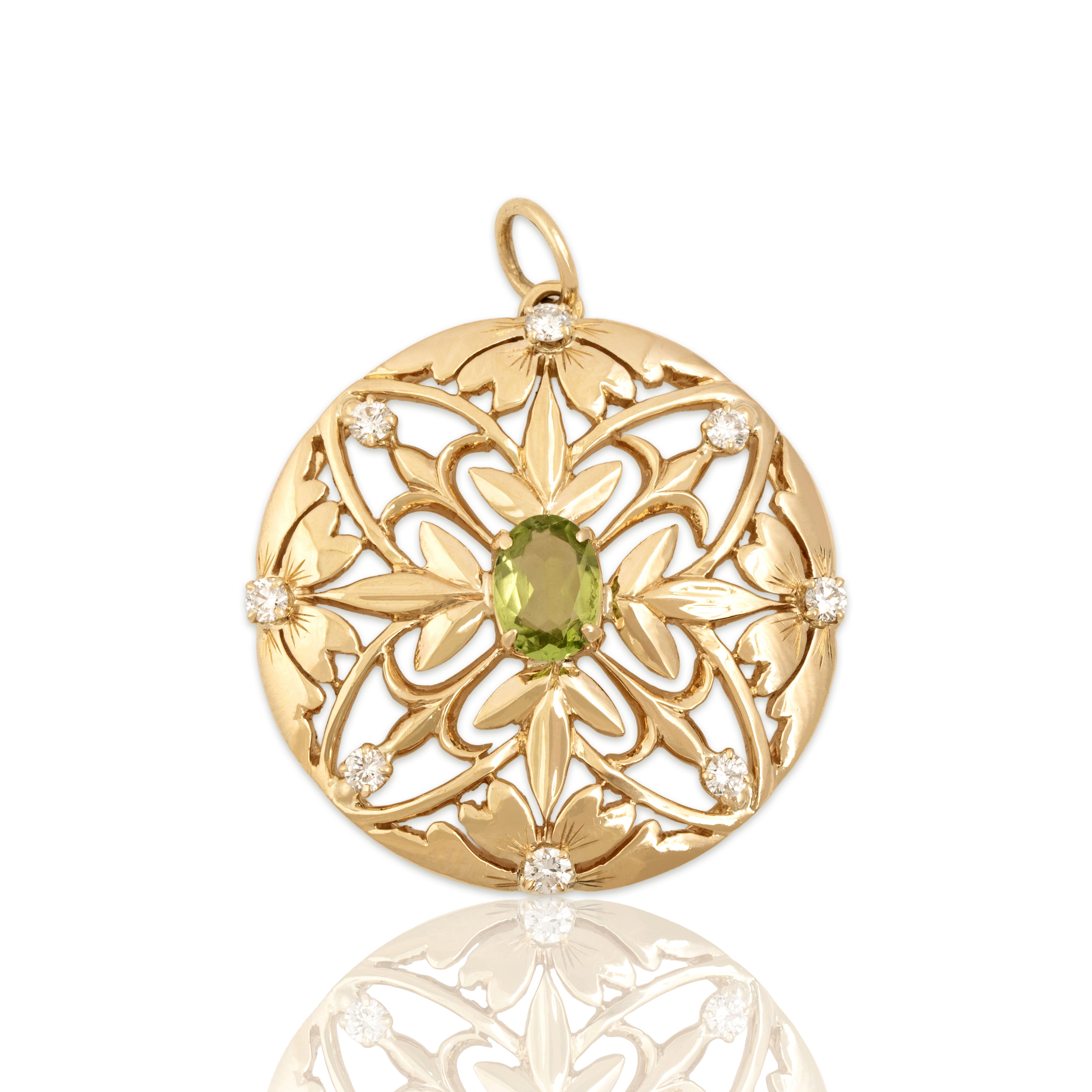 Vintage Shreve Crump & Low 14k Yellow Gold .93ct Peridot Diamond Large Pendant - Close-up view