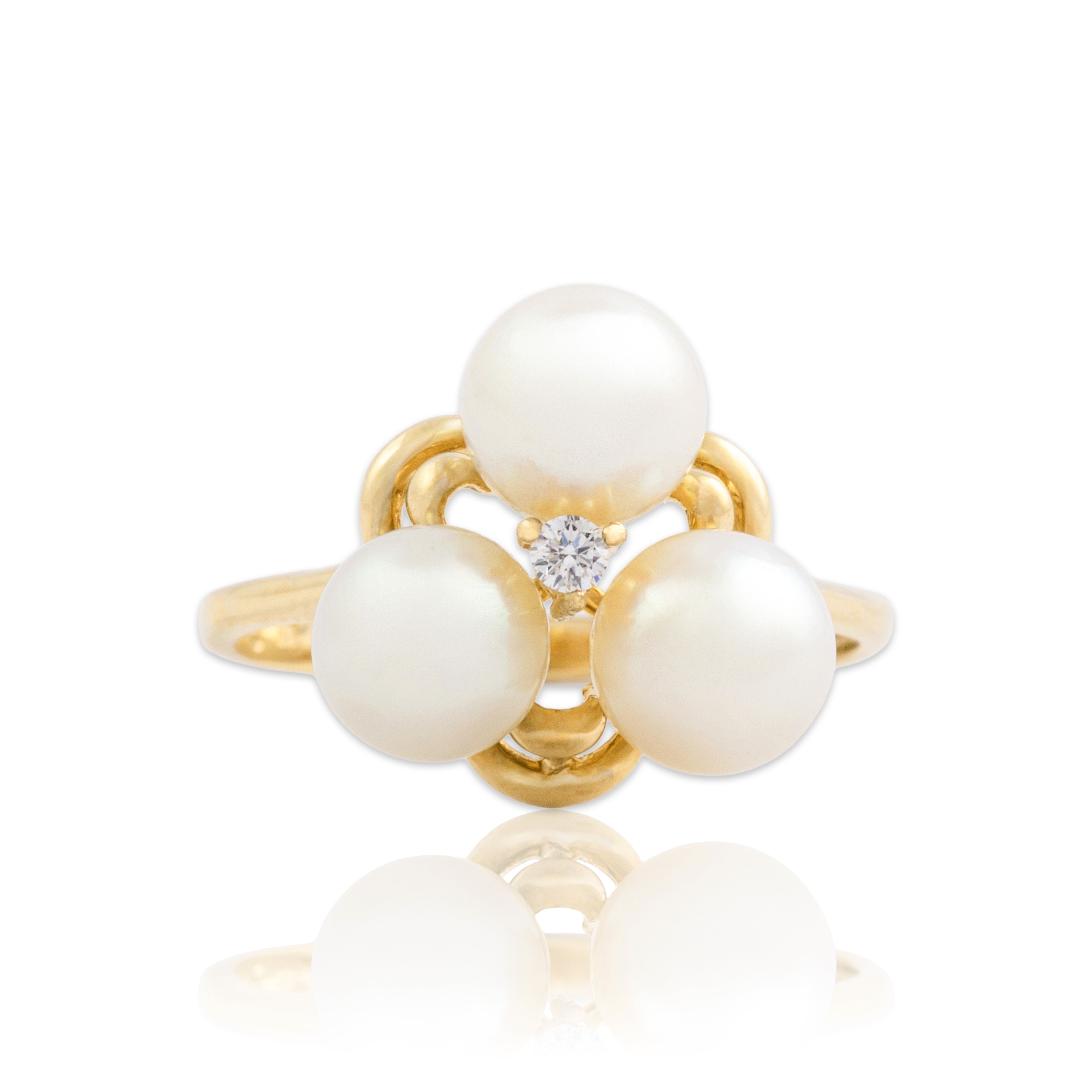 Vintage 14k Yellow Gold Pearl Diamond Luminous Trefoil Ring 6.25