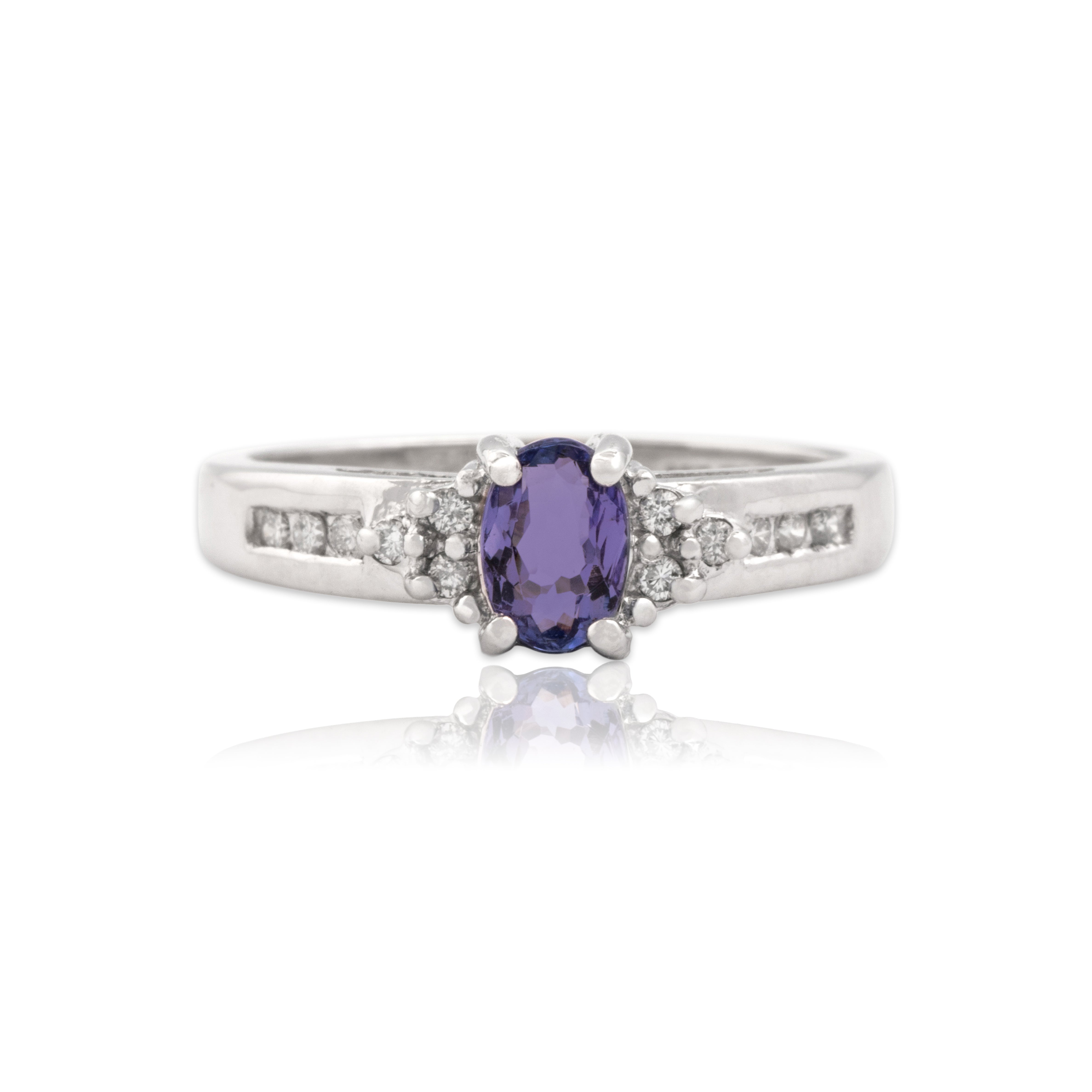 Vintage 14k White Gold Tanzanite Diamond Sparkling Accented Oval Ring 7.00