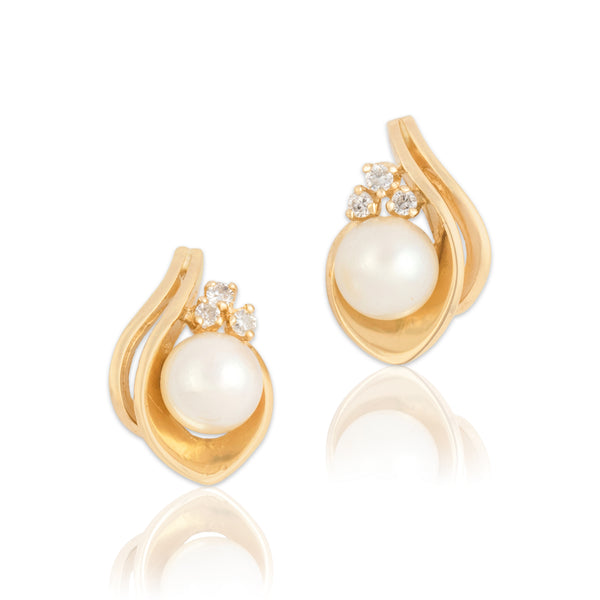 Vintage 14k Yellow Gold Diamond Pearl Elegant Cluster Ribbon Swirl Stud Earrings