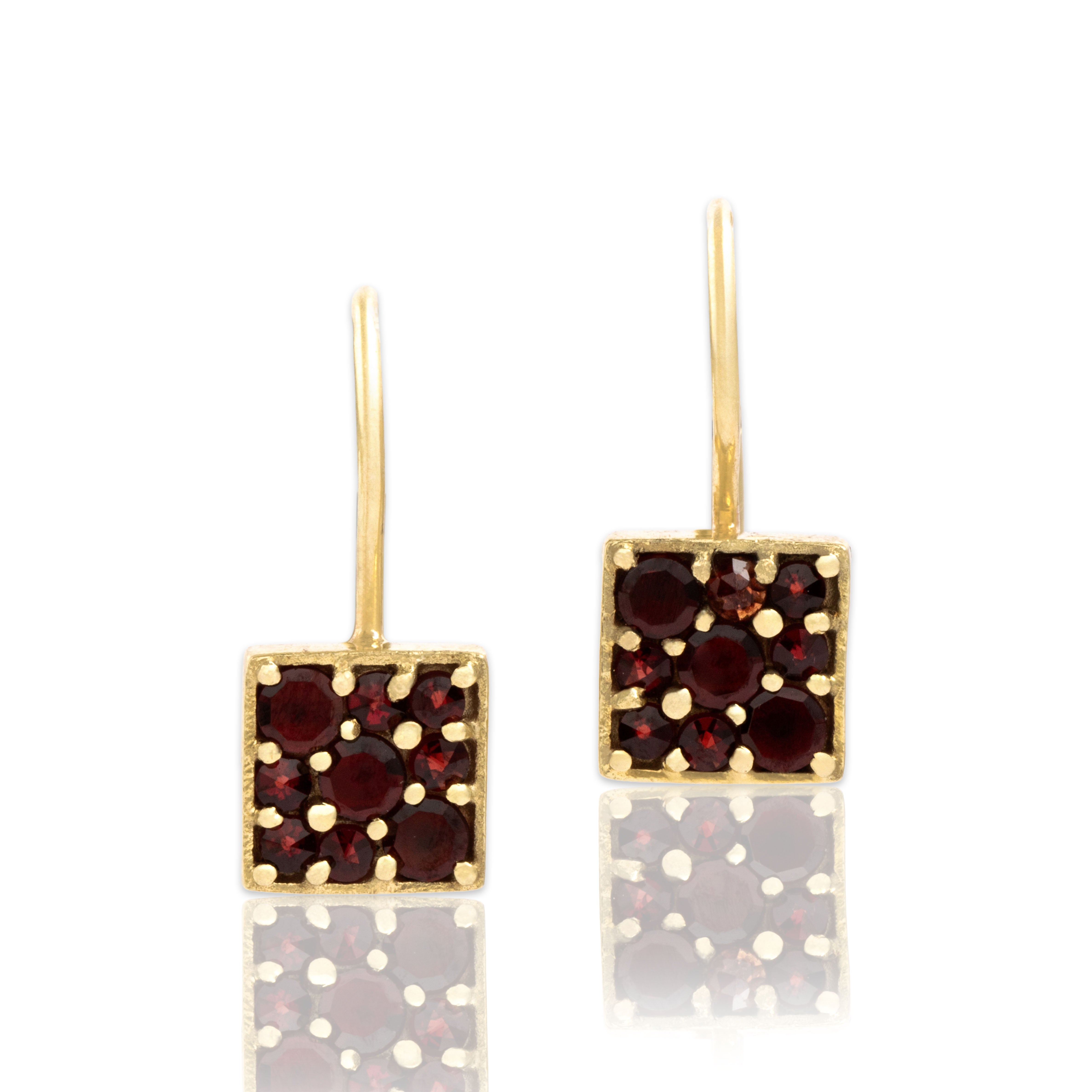 Vintage Czech 14k Yellow Gold Garnet Square Cobblestone Drop Earrings