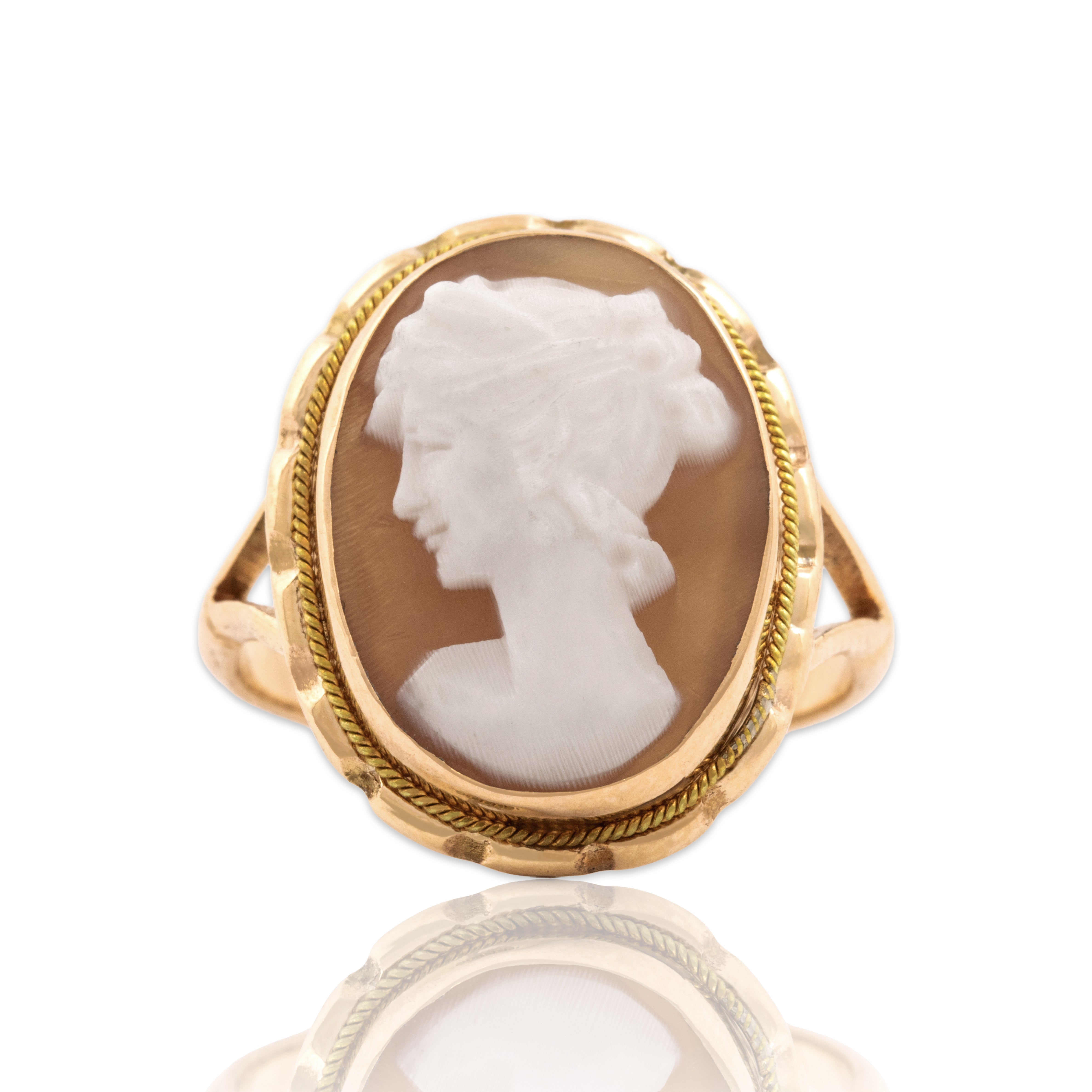 Vintage 14k Rosy Yellow Gold Shell Stunning Cameo Ring 4.25