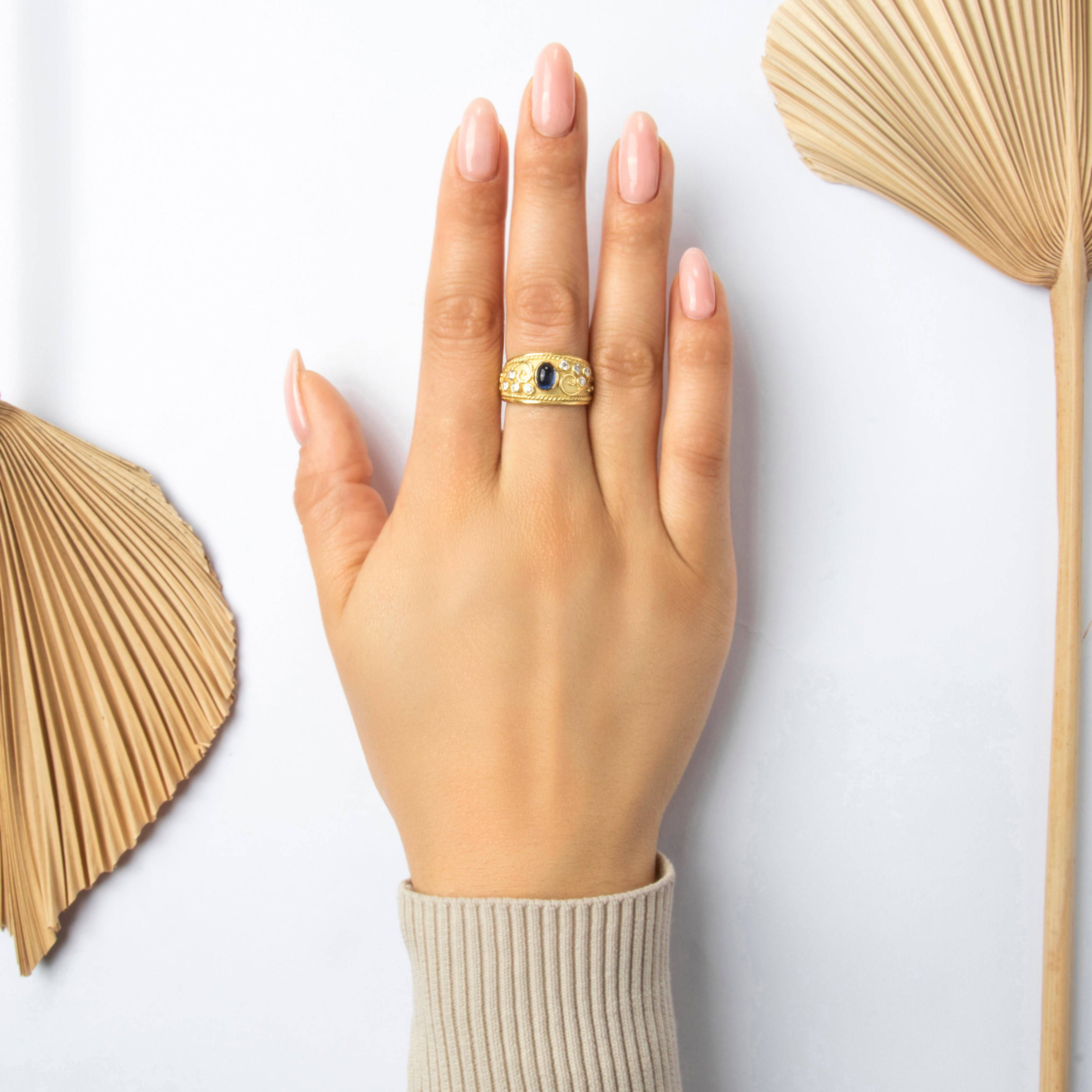 Vintage 18k Yellow Gold 1.33ct Blue Sapphire Diamond Stunning Wide Intricate Band Ring - On model view