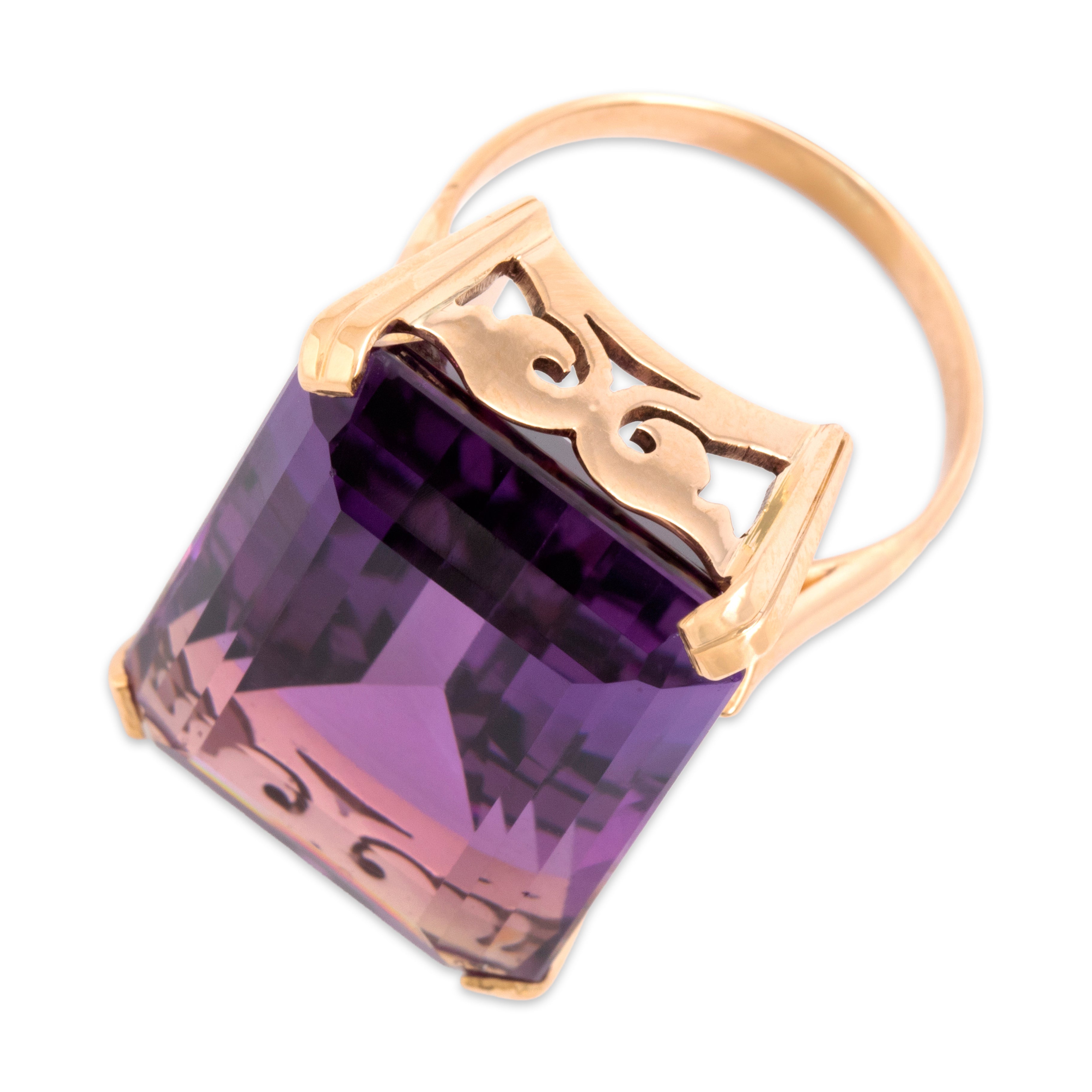 Vintage Heavy Substantial 18k Rosy Yellow Gold 24.96ct Amethyst Solitaire Cocktail Ring - Overall view