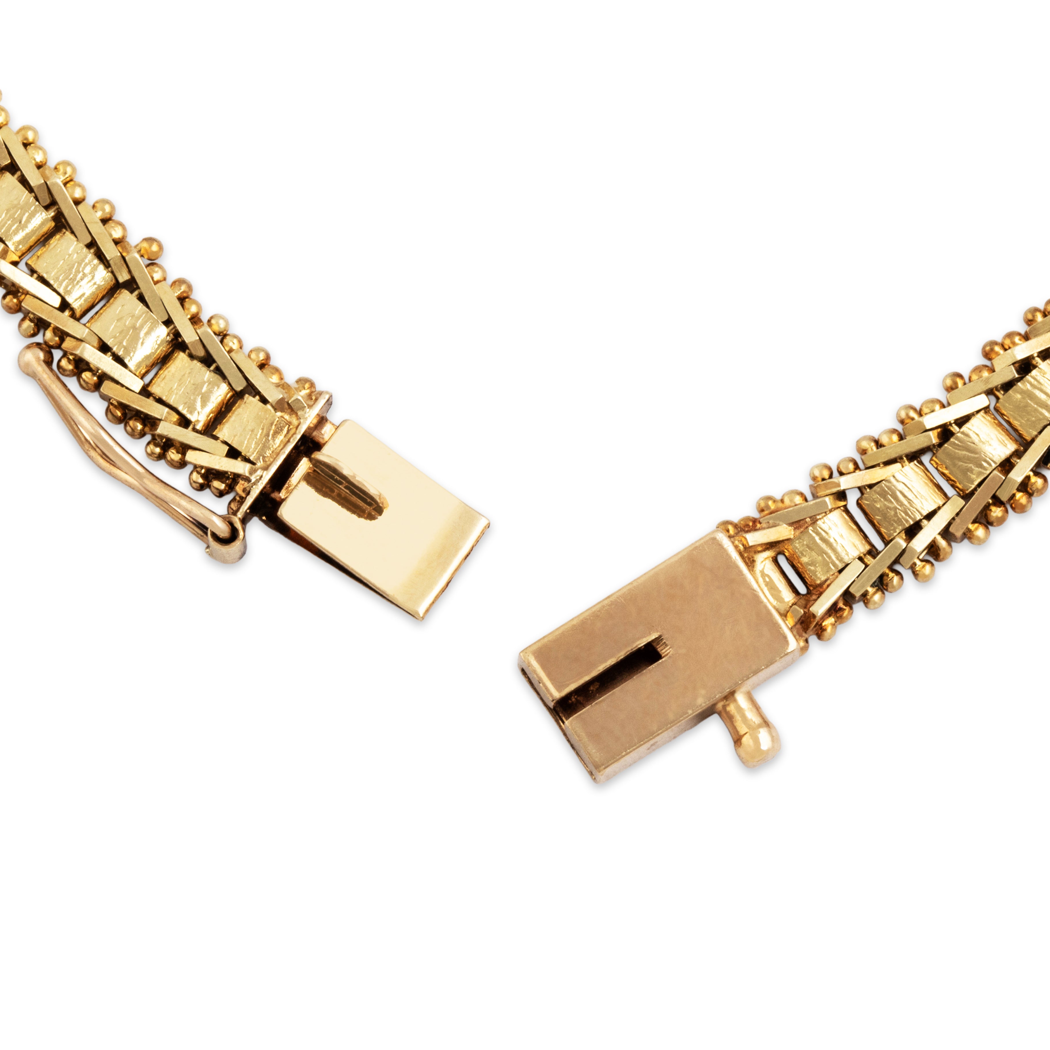 Vintage 14k Yellow Gold Framed Textured Channel Bracelet - clasp view