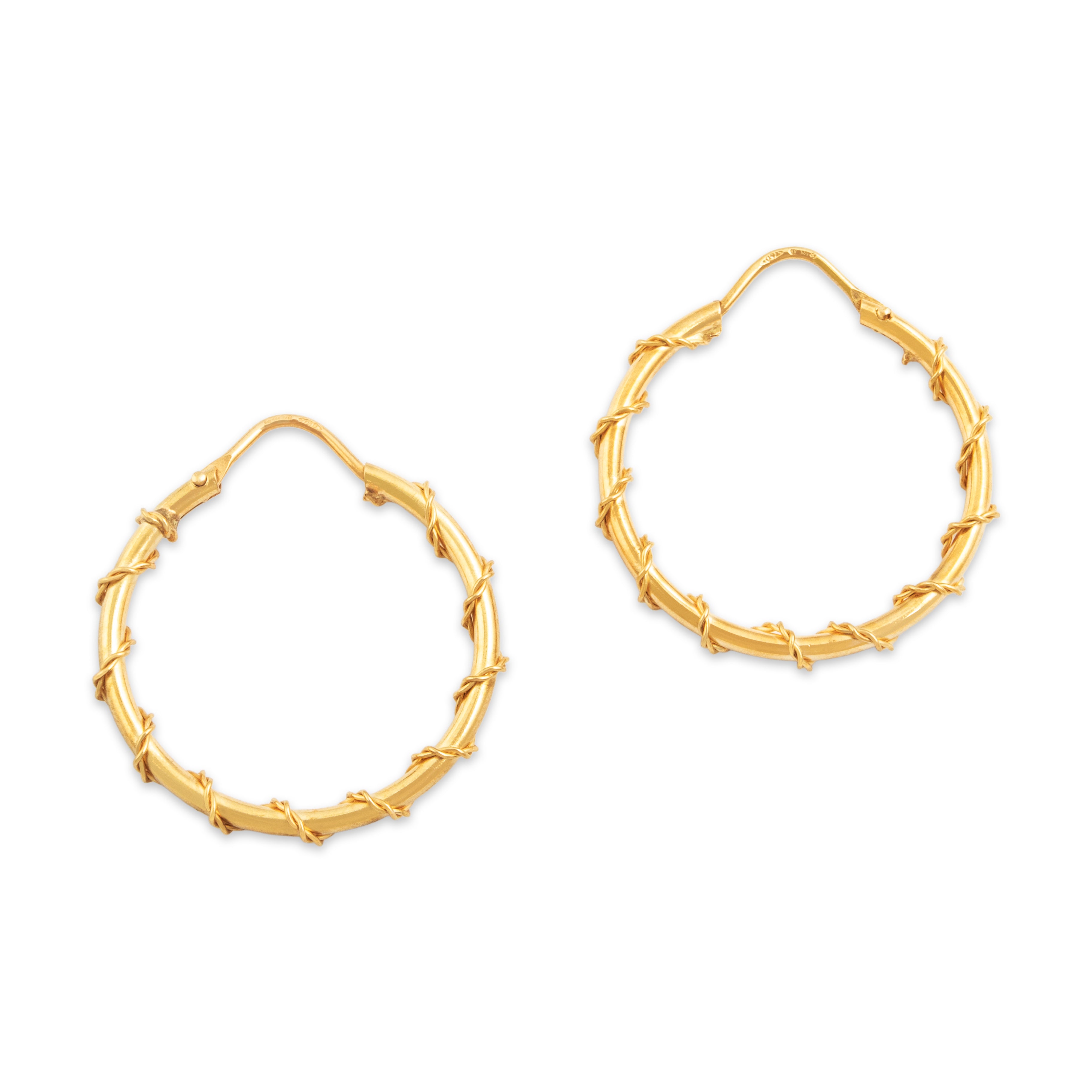Vintage Italian 18k Yellow Gold Chic Wire-Wrapped Hoop Earrings - Overall view