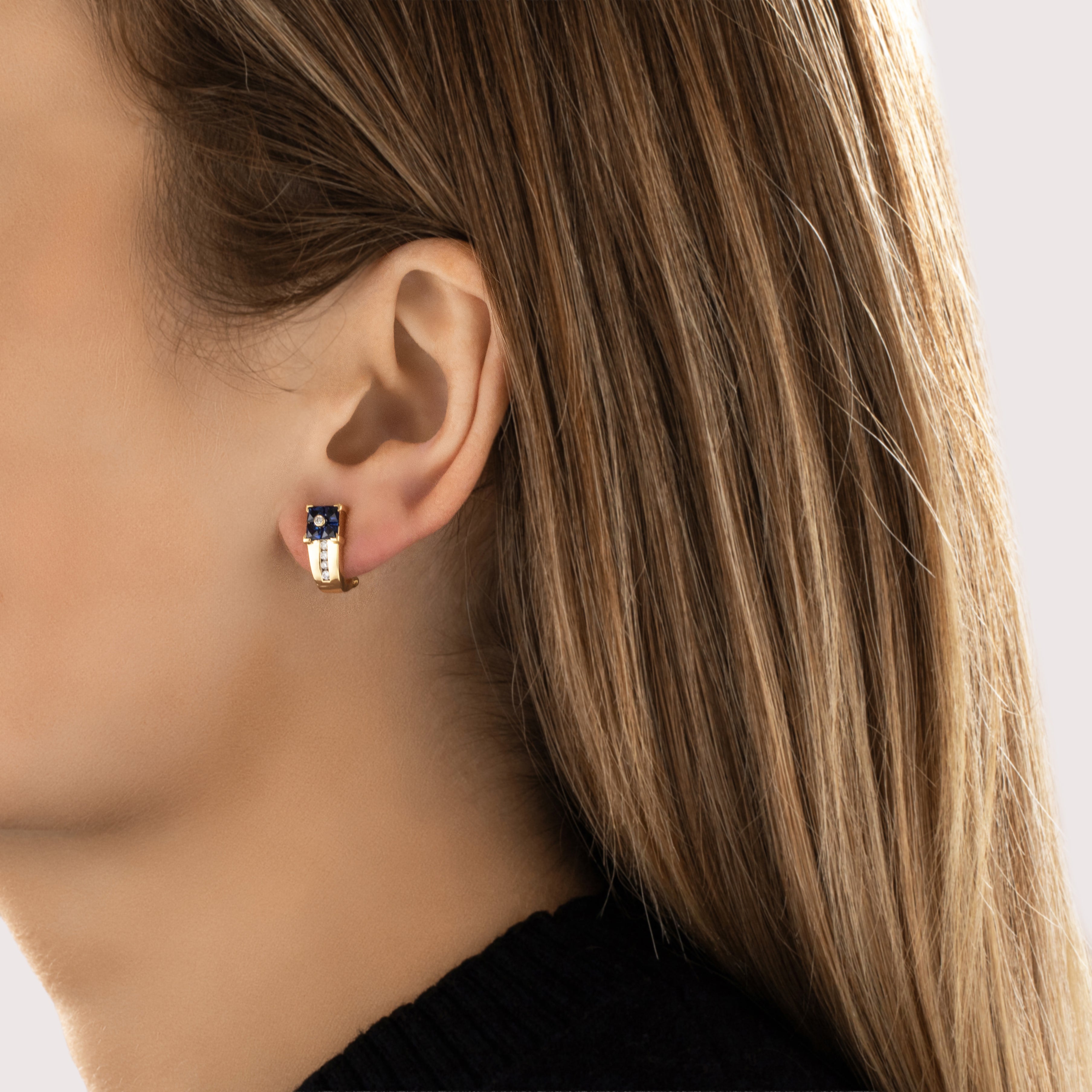 Vintage 18k Yellow Gold 1.07cttw Blue Sapphire Diamond Chic Geometric Earrings - On model view