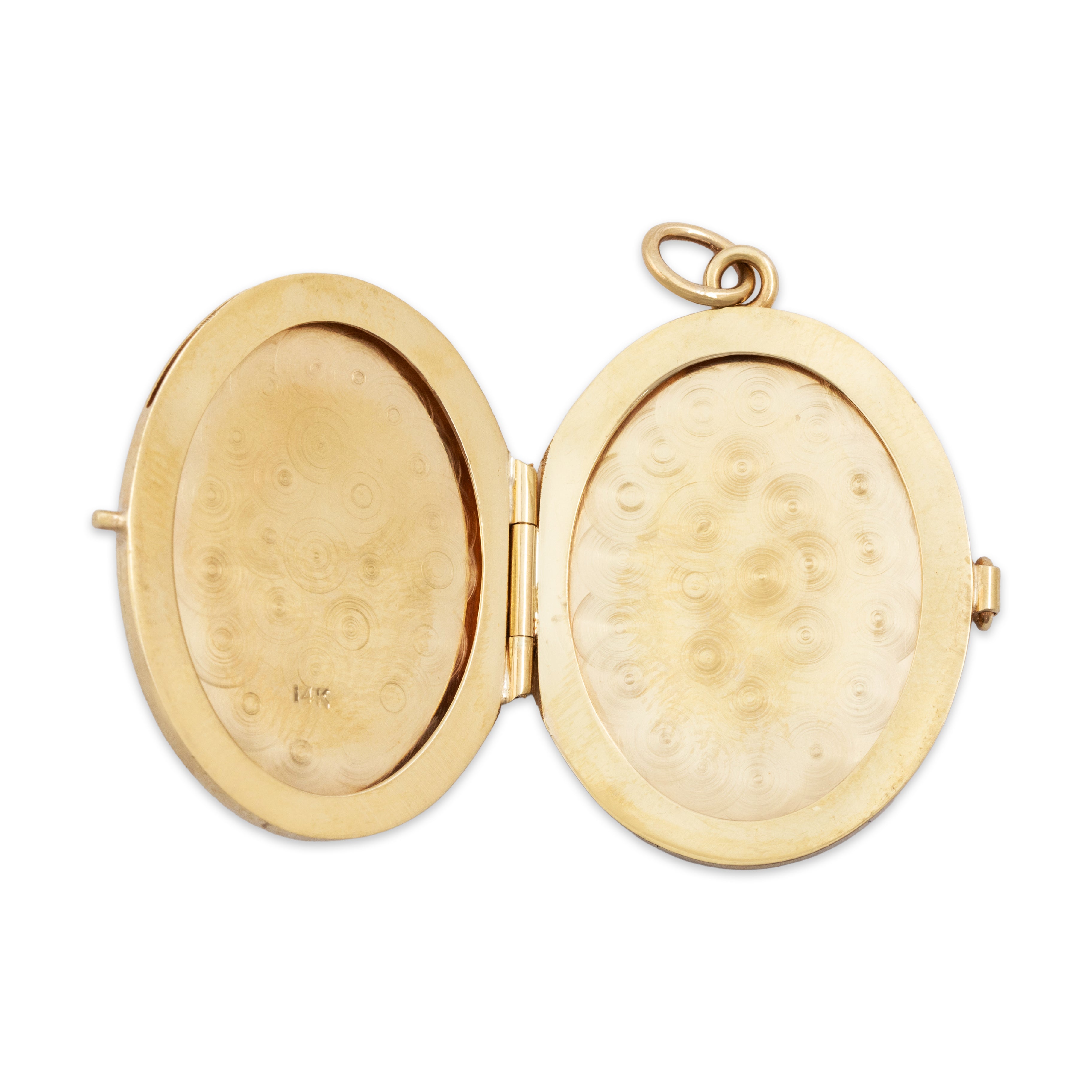 Vintage 14k Yellow Gold Large Star Patterned Locket Pendant - detail view #4