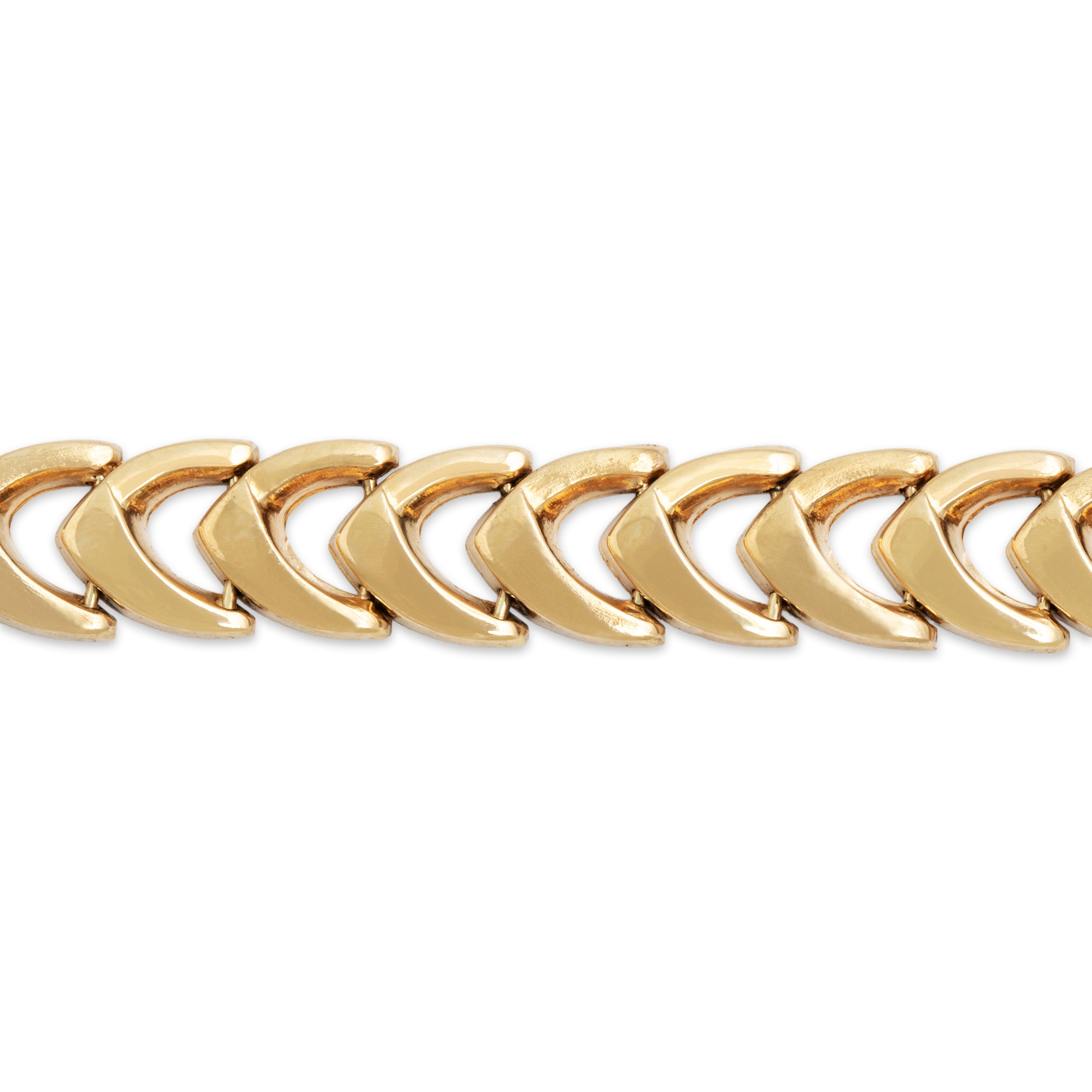 Vintage 14k Yellow Gold Sculptural Textured Bracelet - Close-up view