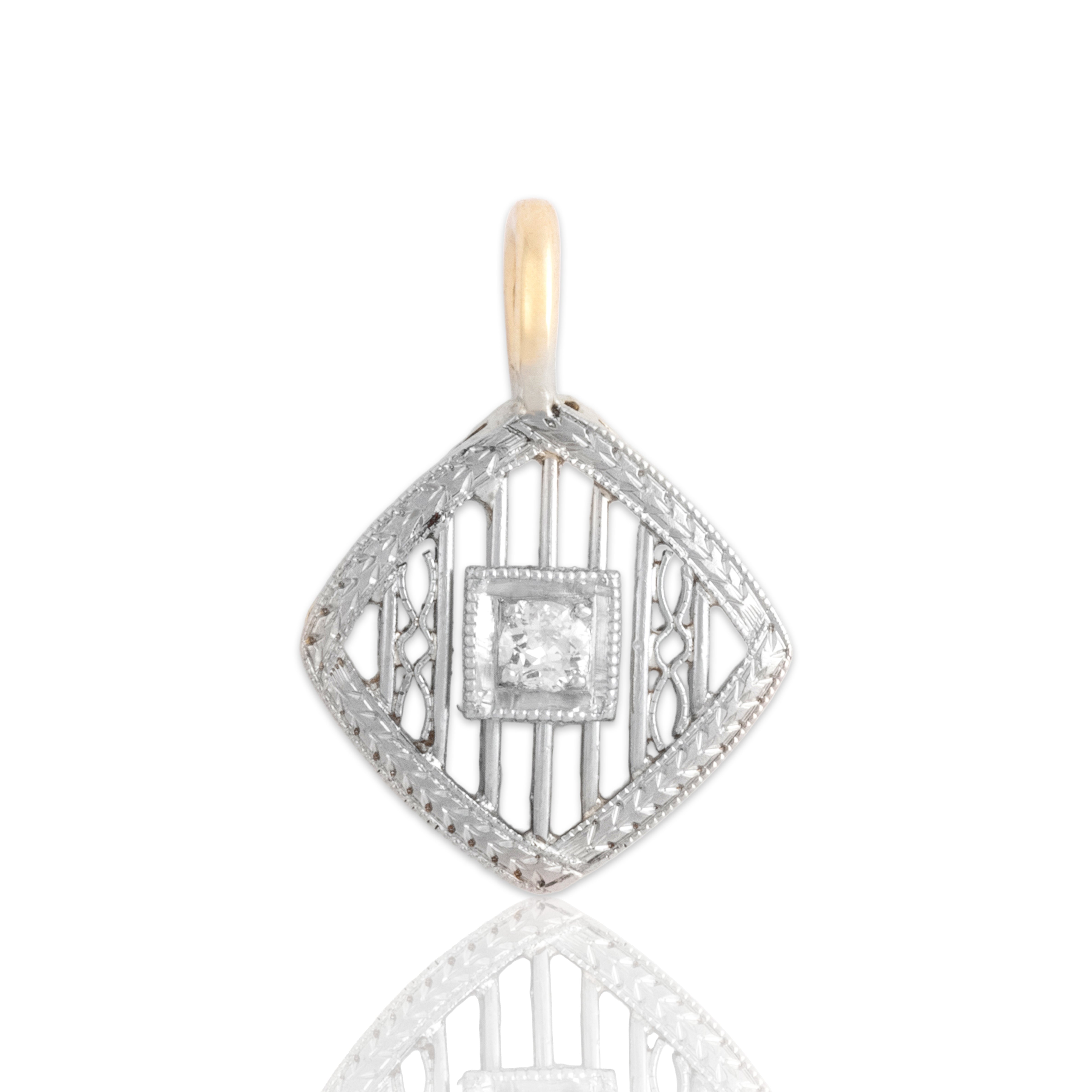 Antique Art Deco 14k Yellow Gold & Platinum Old European Cut Diamond Geometric Wheat Border Openwork Pendant - Close-up view