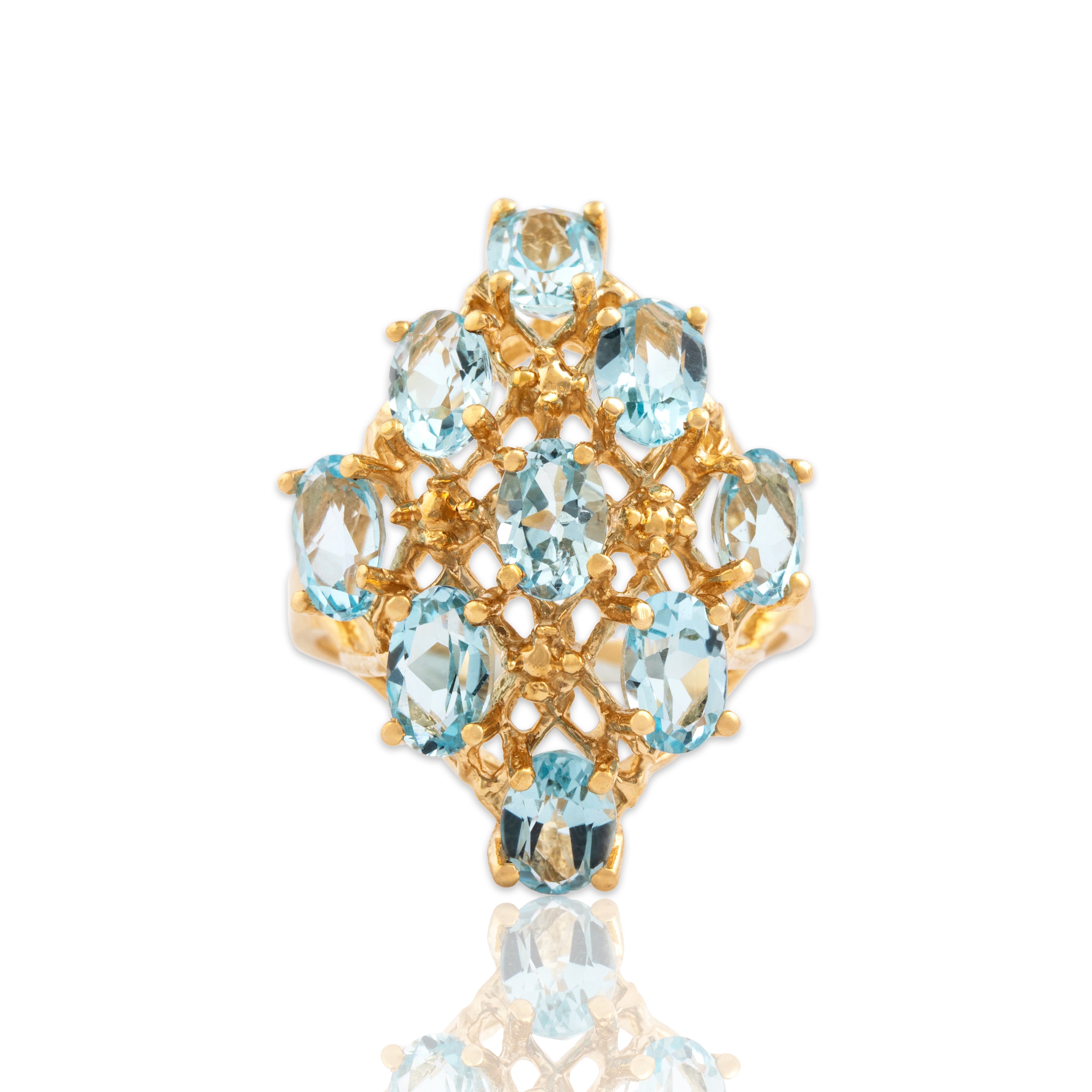 Vintage 10k Yellow Gold 3.10cttw Sky Blue Topaz Brilliant Cluster Cocktail Ring - Close-up view