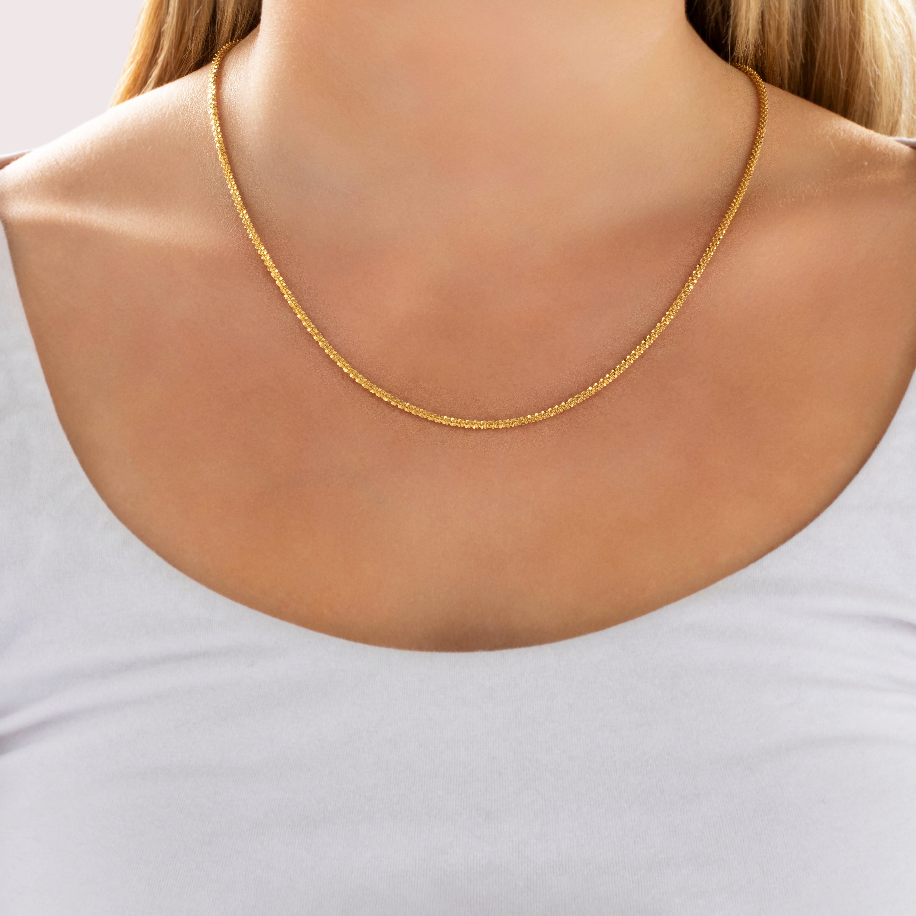 Vintage 14k Yellow Gold Eye-Catching Margarita Chain Necklace - On model view