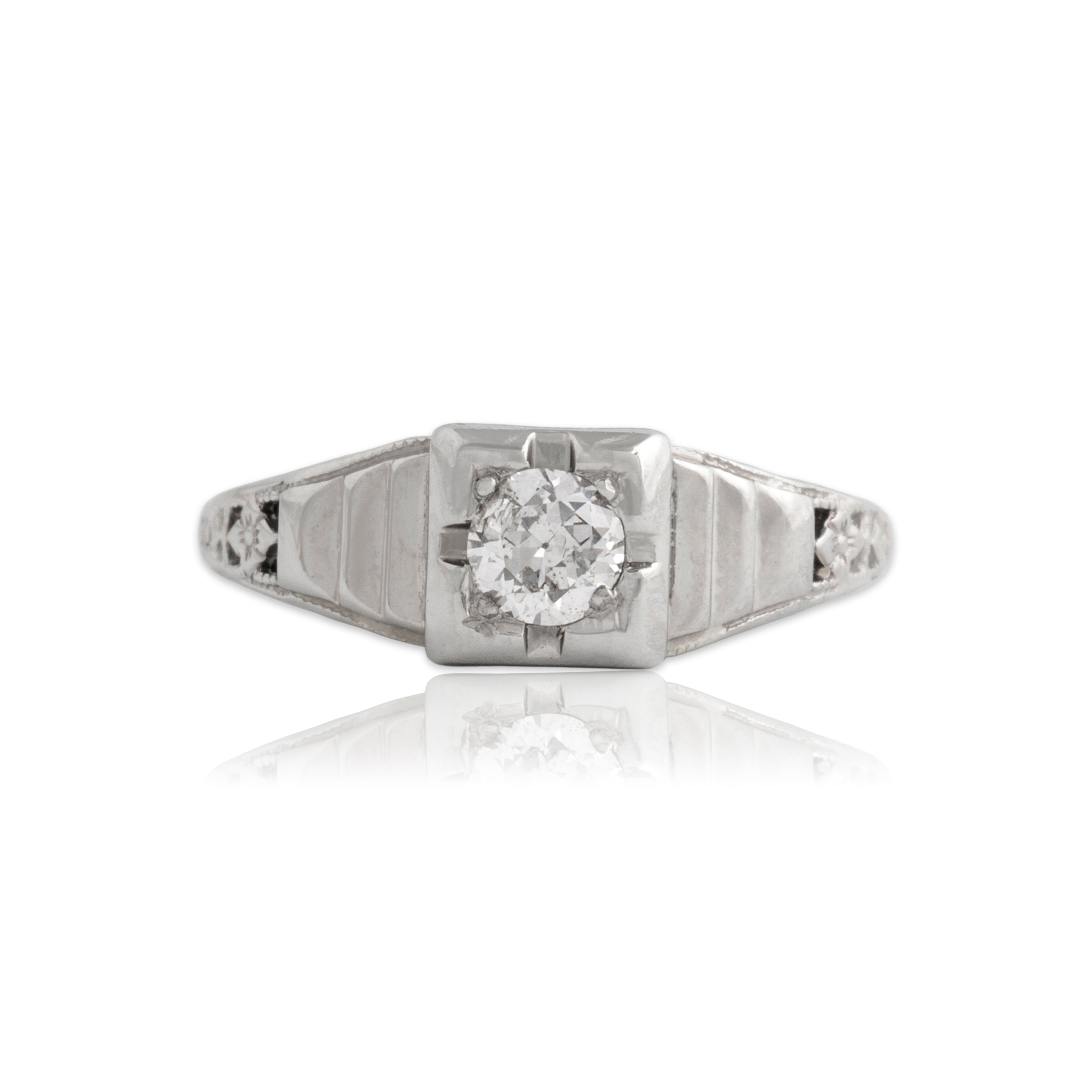 Antique Art Deco 18k White Gold Old Mine Cut Diamond Step-Shoulder Solitaire Ring - Close-up view