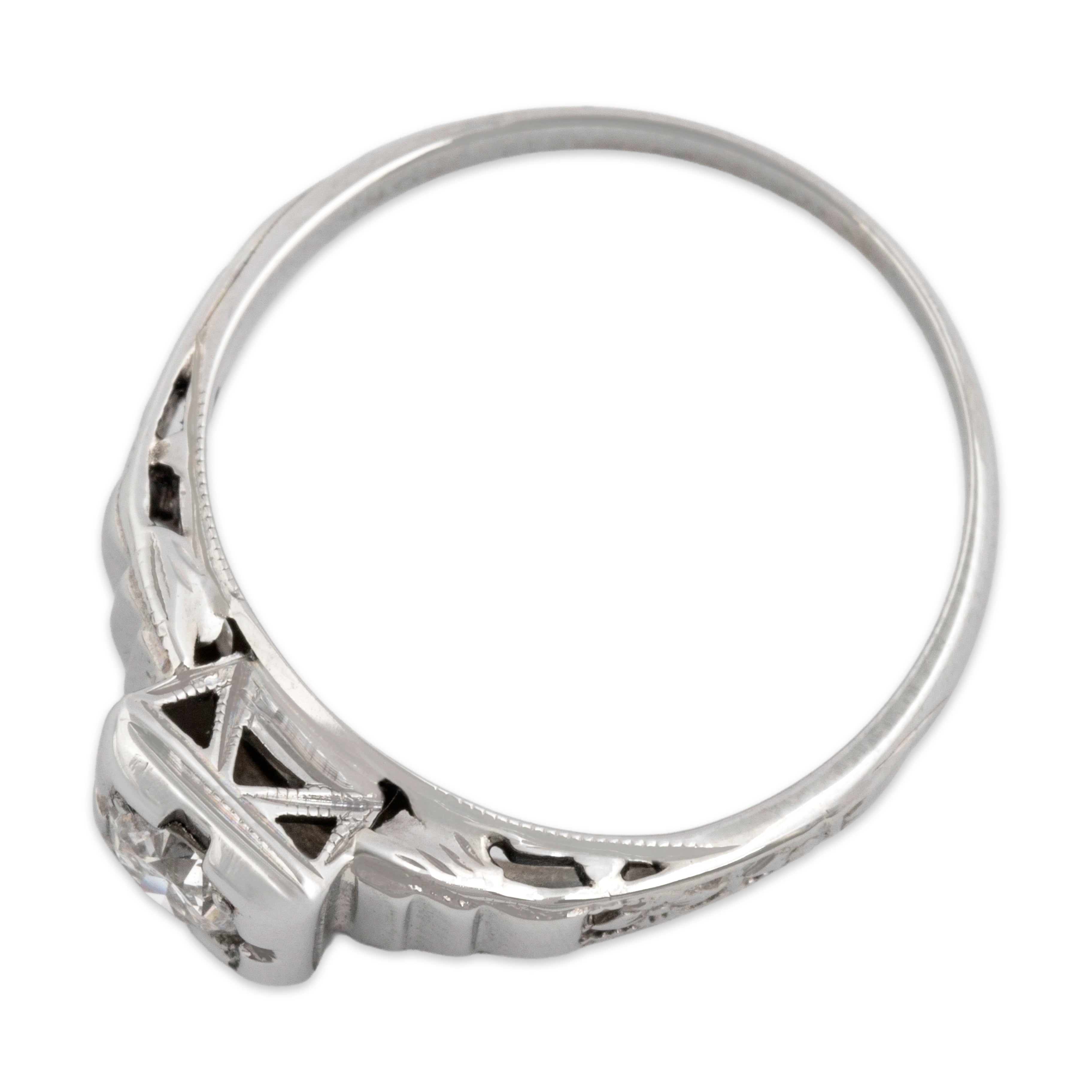 Antique Art Deco 18k White Gold Old Mine Cut Diamond Step-Shoulder Solitaire Ring - Overall view