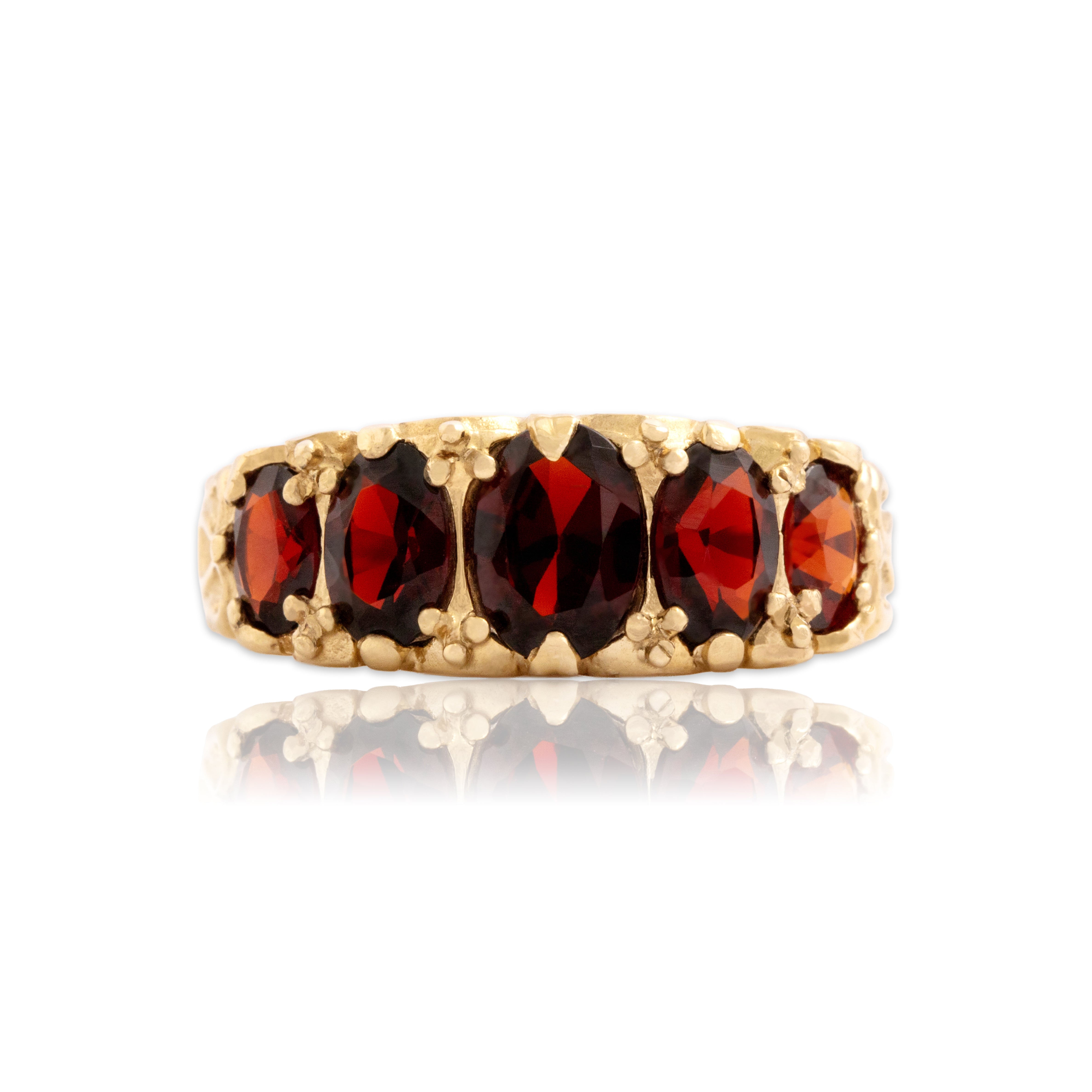 Vintage English 9k Yellow Gold 2.65cttw Garnet Scrolling Crimson Line Ring - Close-up view