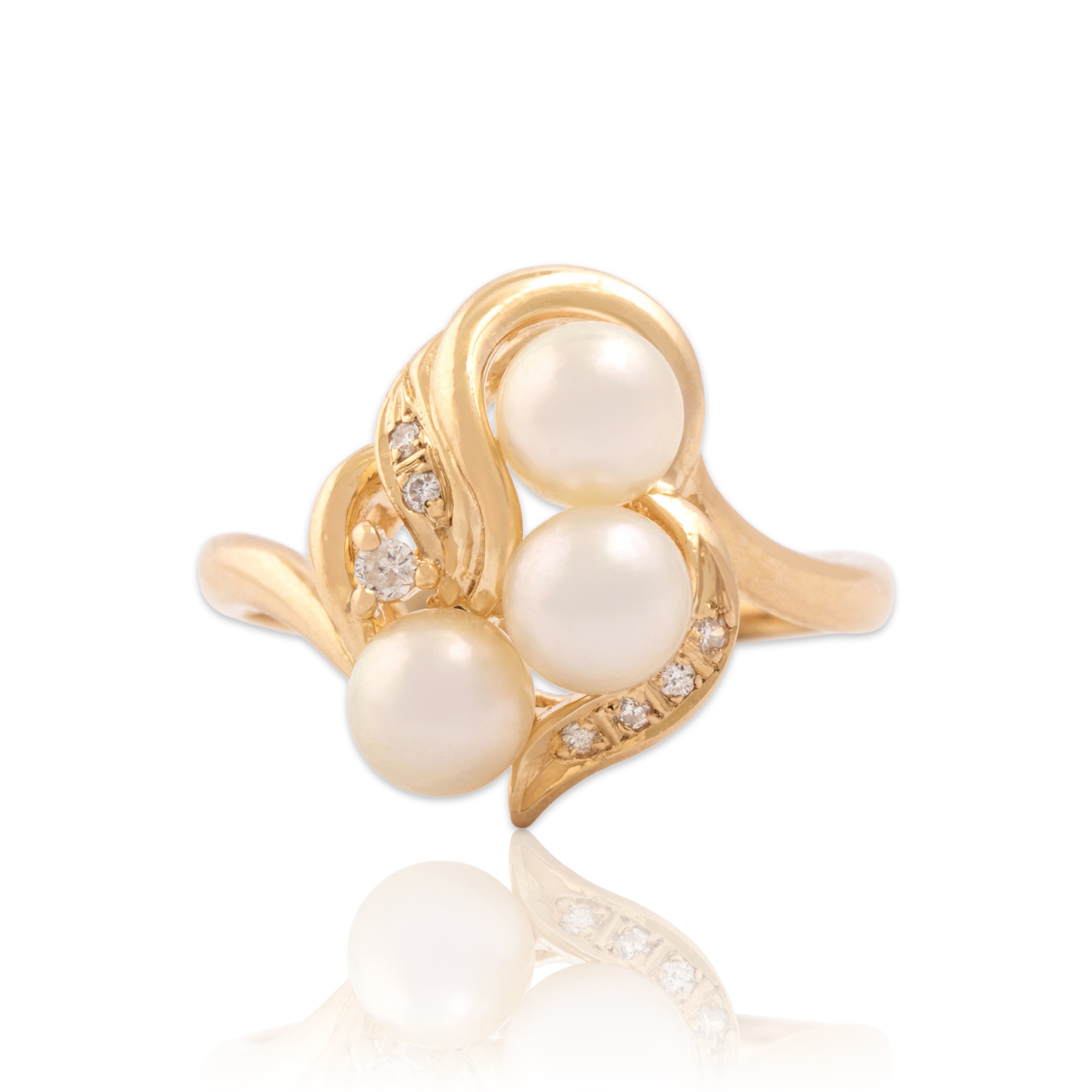 Vintage 14k Yellow Gold Diamond Pearl Swirling Cluster Ring - Close-up view