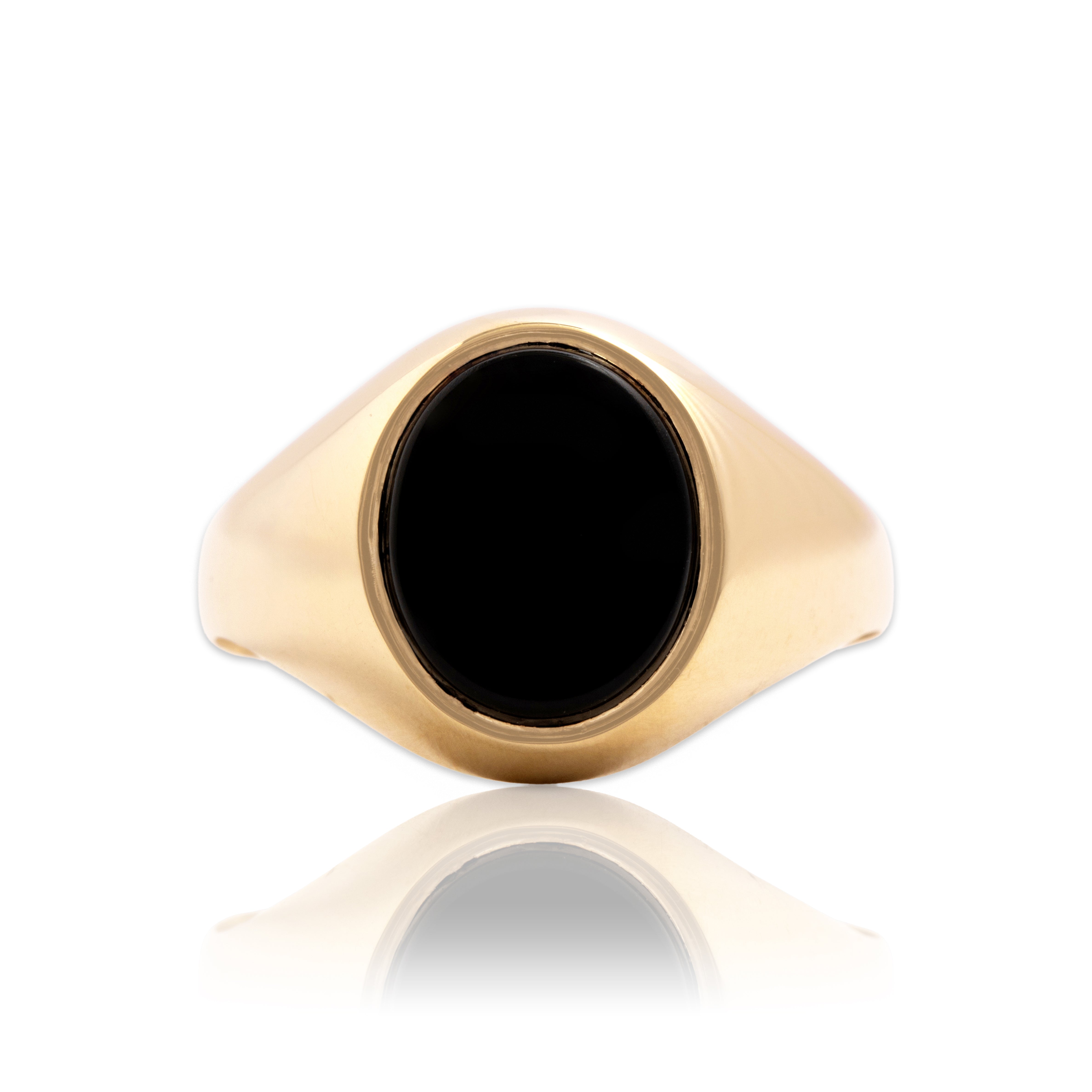 Vintage English 9k Yellow Gold 1.91ct Onyx Classic Sleek Oval Ring - Close-up view