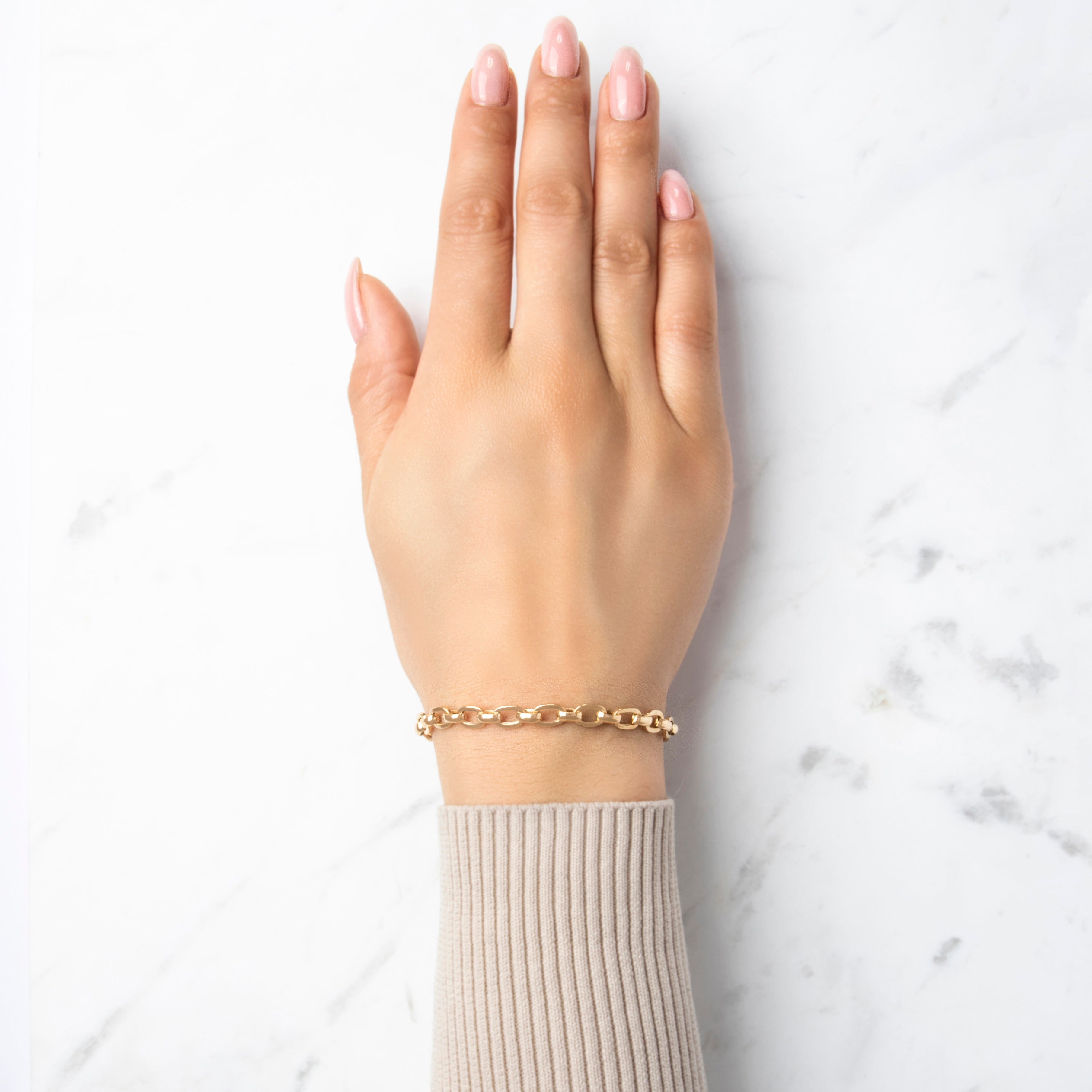 Lightweight 14k Yellow Gold. Vintage Italian Oval Cable Link Bracelet - On model view