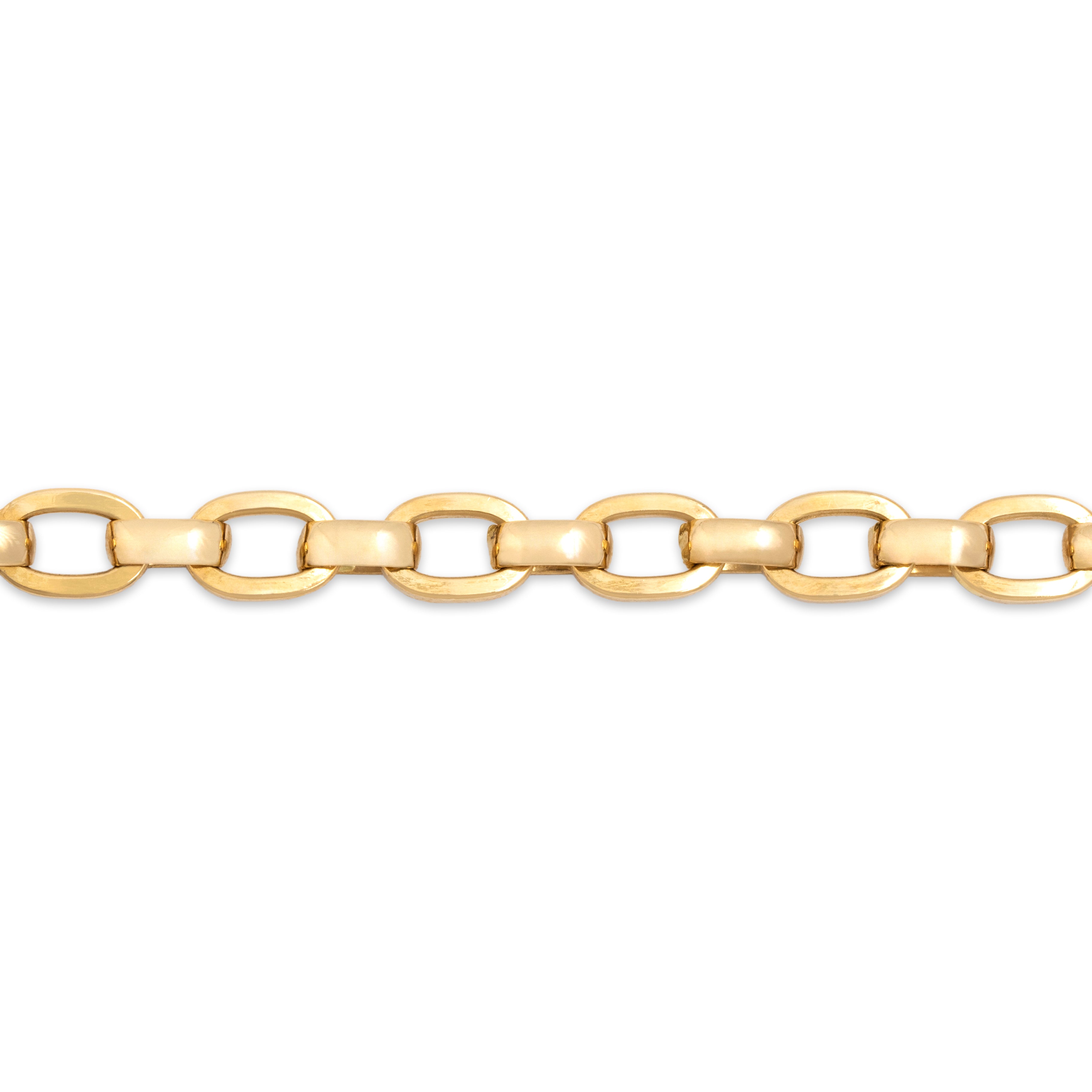 Lightweight 14k Yellow Gold. Vintage Italian Oval Cable Link Bracelet - Close-up view