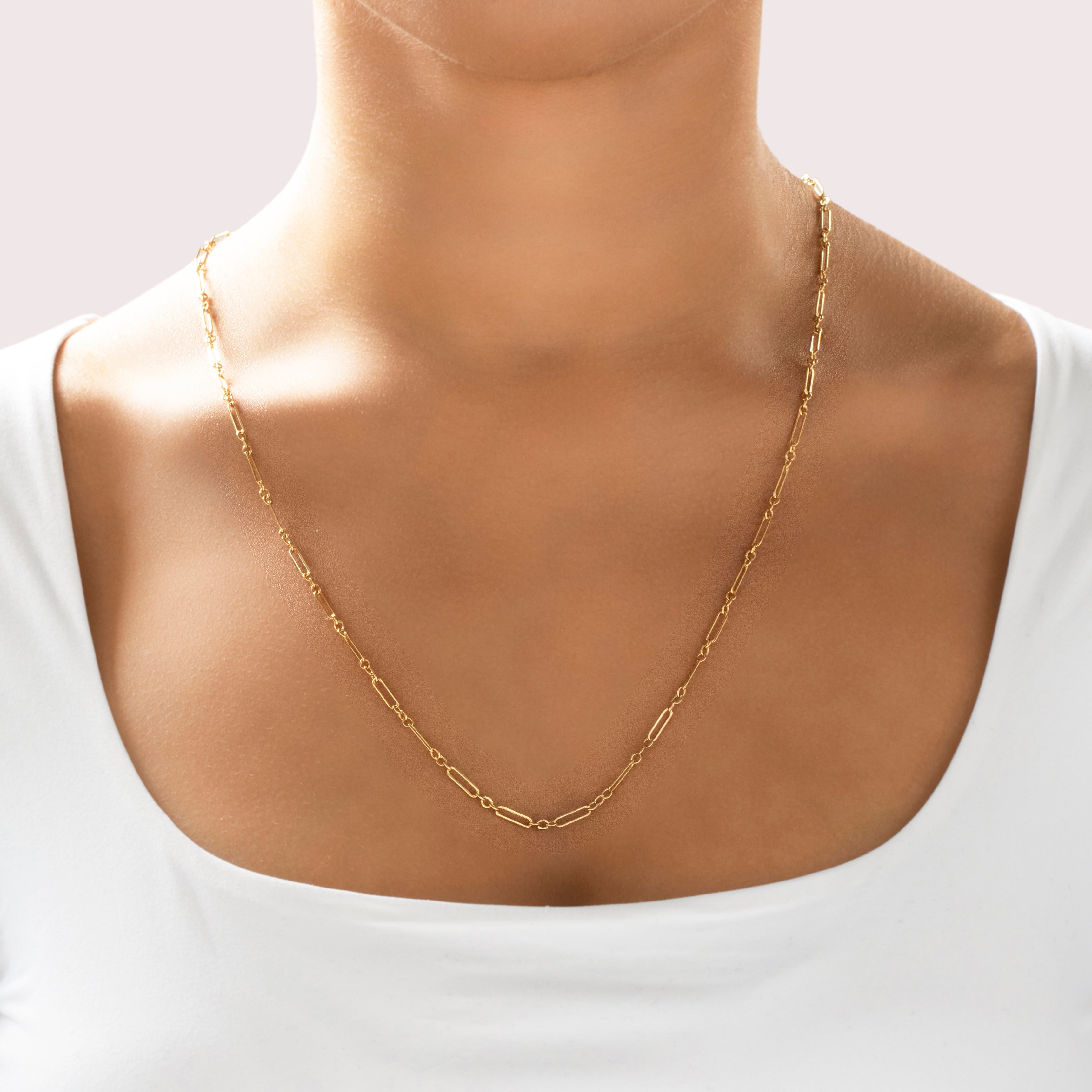 Vintage 14k Yellow Gold Textured Alternating Paperclip 2.7mm Link Chain - On model view