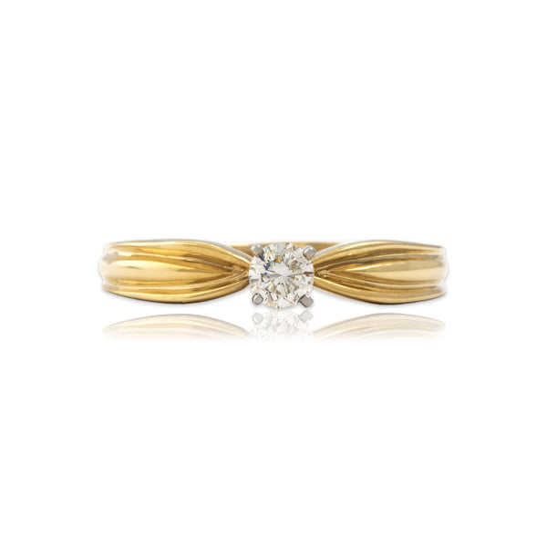 Vintage 14k Yellow Gold .22ct Diamond Brilliant Tapered Shoulder Ring 9.00