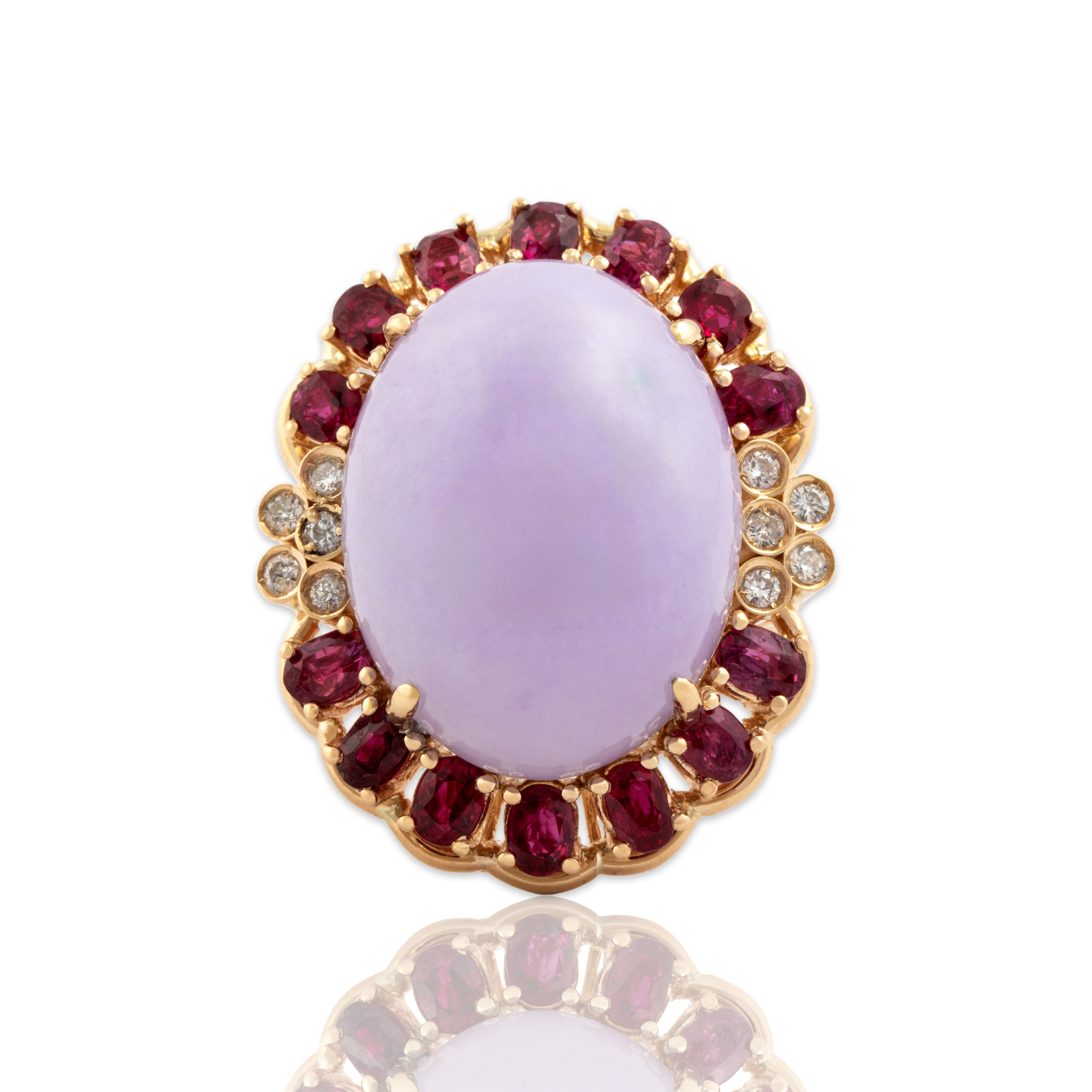 Vintage Oversized 14k Yellow Gold 26.56ct Lavender Jade 1.86cttw Ruby Diamond Ring - Close-up view