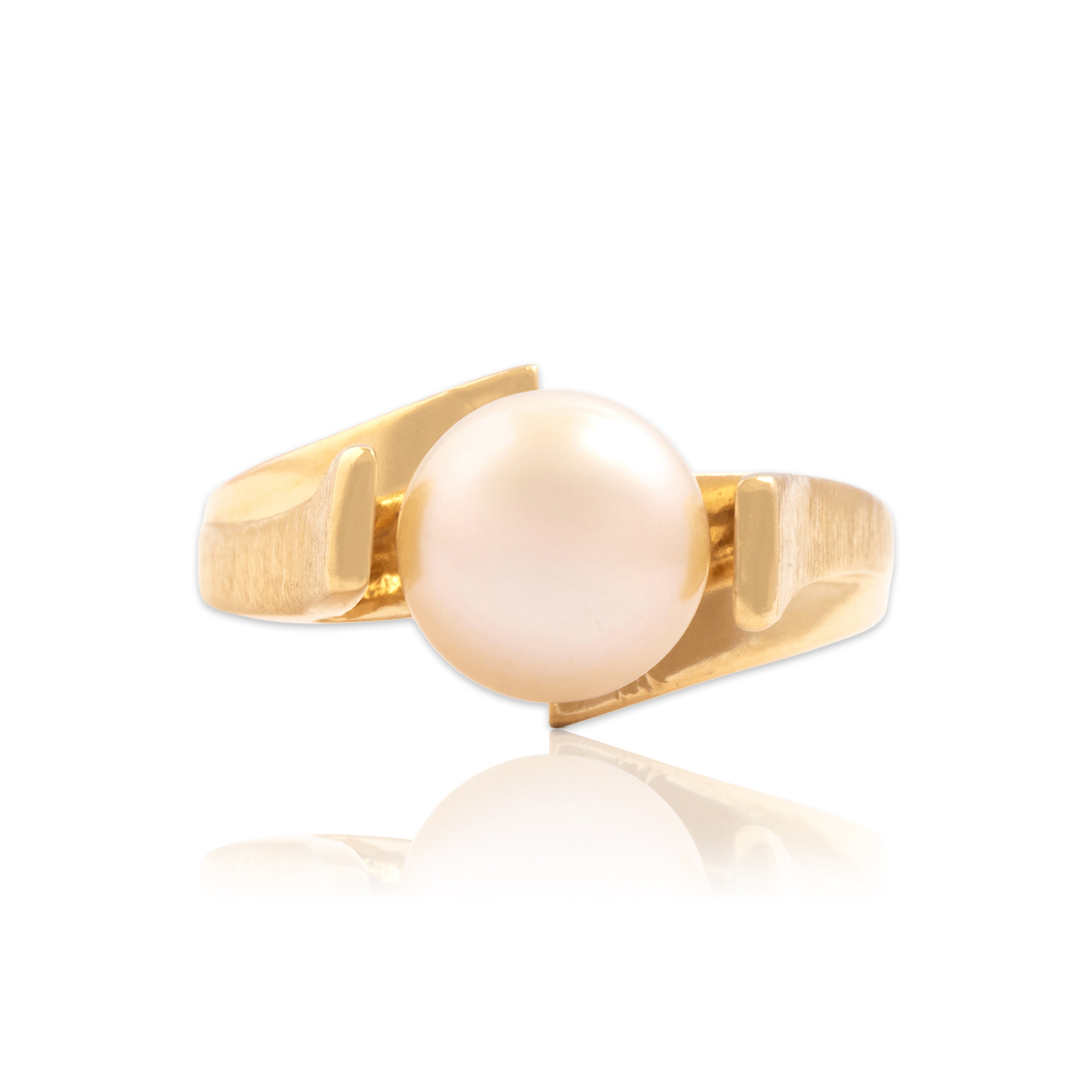 Vintage 10k Yellow Gold Pearl Dual Textured Illusion Bypass Ring - Close-up view