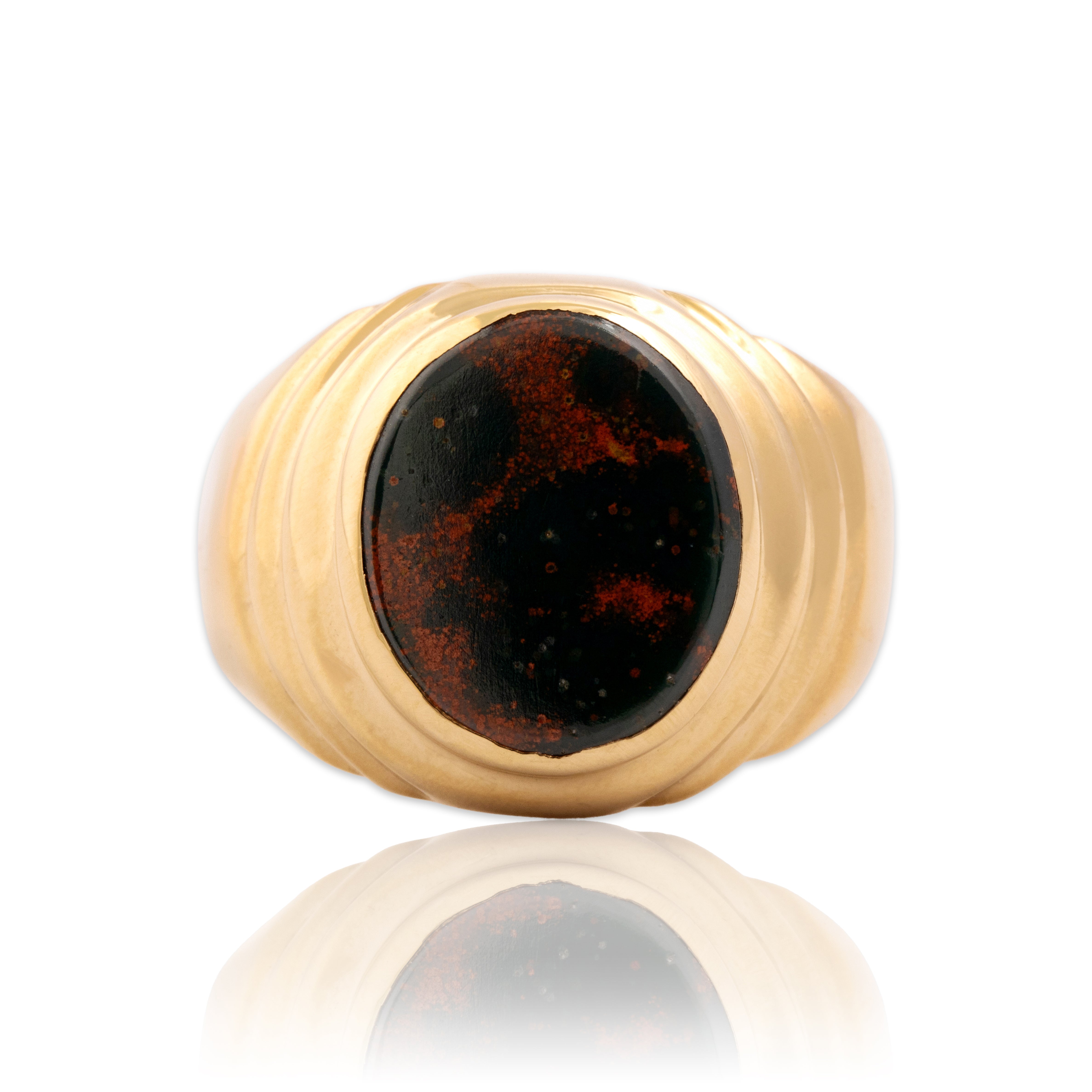 Vintage 14k Rosy Yellow Gold 2.56ct Bloodstone Wonderful Ribbed Oval Signet Ring - Close-up view
