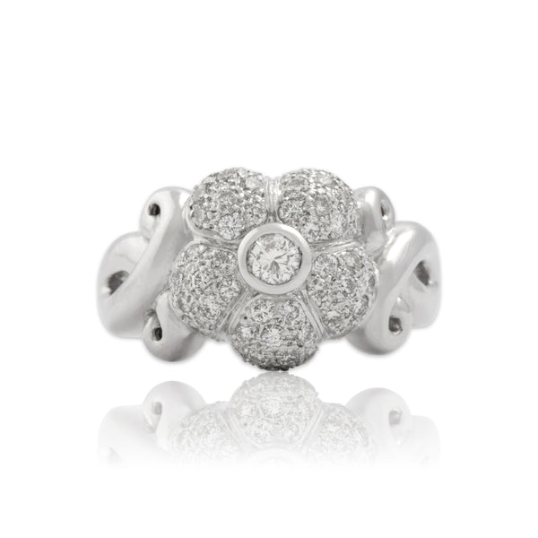 Vintage 18k White Gold Diamond Glittering Flower Ring 6.75