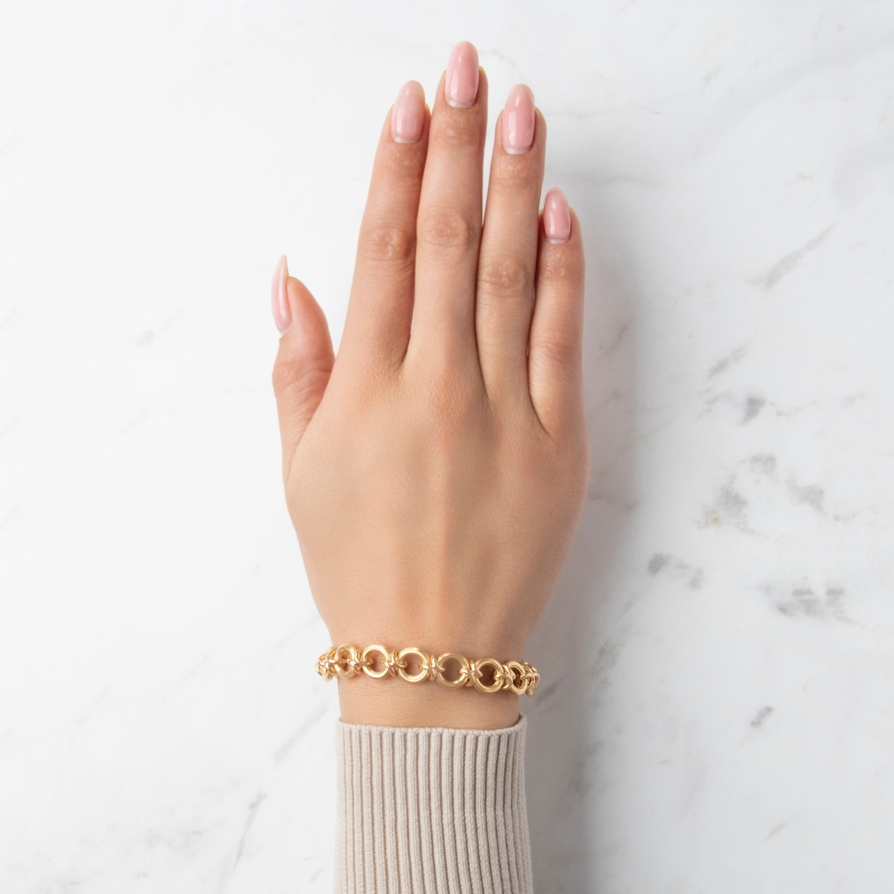 Vintage Lightweight 18k Yellow Gold Circular Link Bracelet - On model view